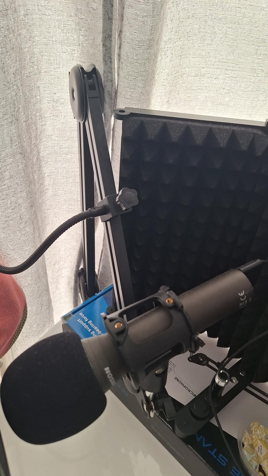 Samson Q2U Dynamic USB-C/XLR Microphone for Streaming and Podcasting customer photo 1