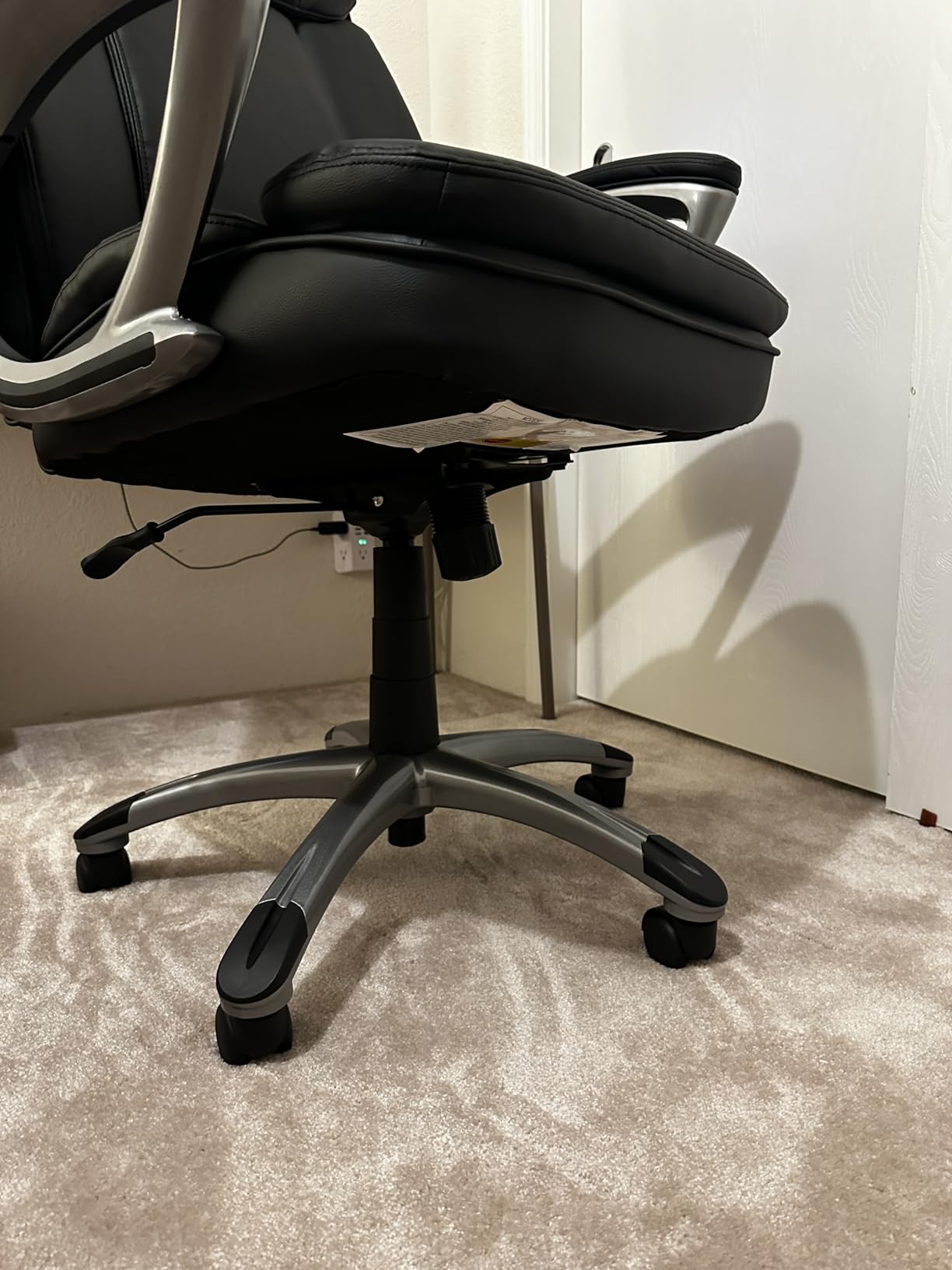Serta Fairbanks Big and Tall Executive Office Chair - Ergonomic High Back Computer Desk Chair with Lumbar Support, Memory Foam Seat Cushion, Padded Armrests, Bonded Leather, 350 lb Capacity - Black customer photo 2