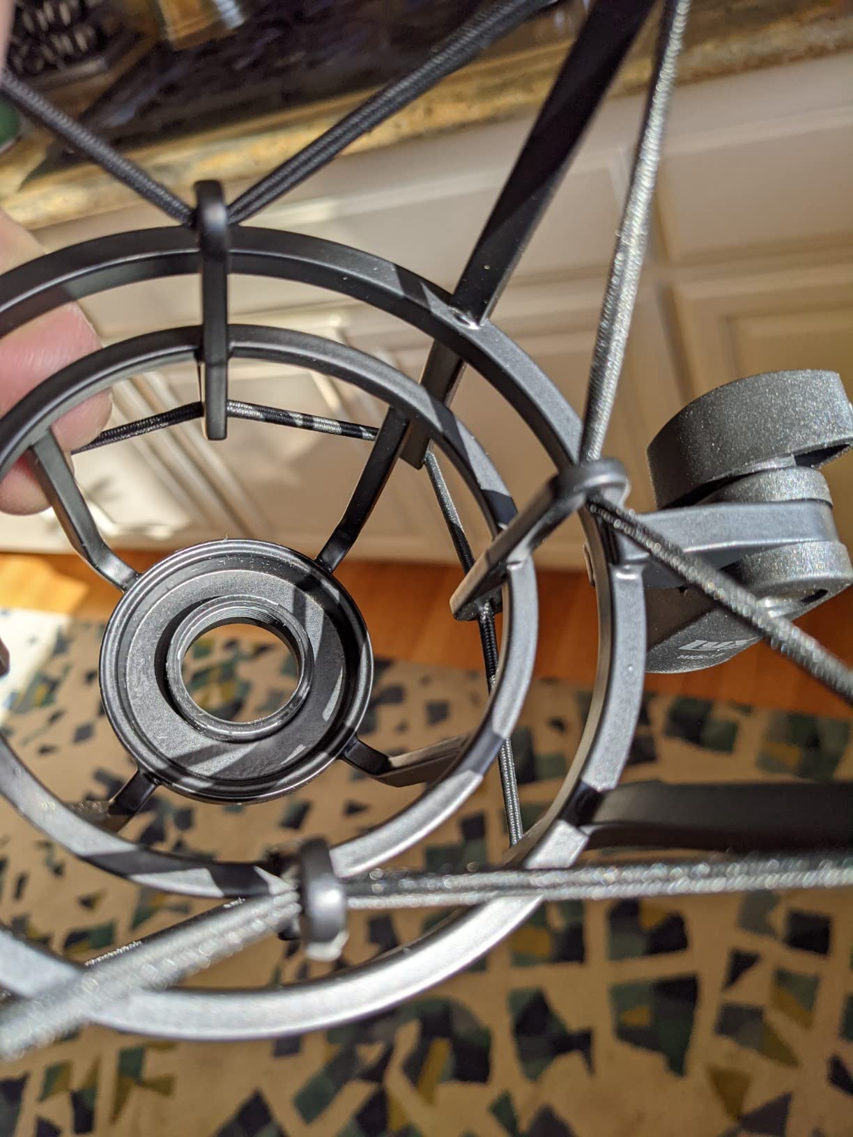LyxPro MKS1-B Condenser Spider Microphone Shockmount, Anti Vibration and Isolation - Black customer photo 2