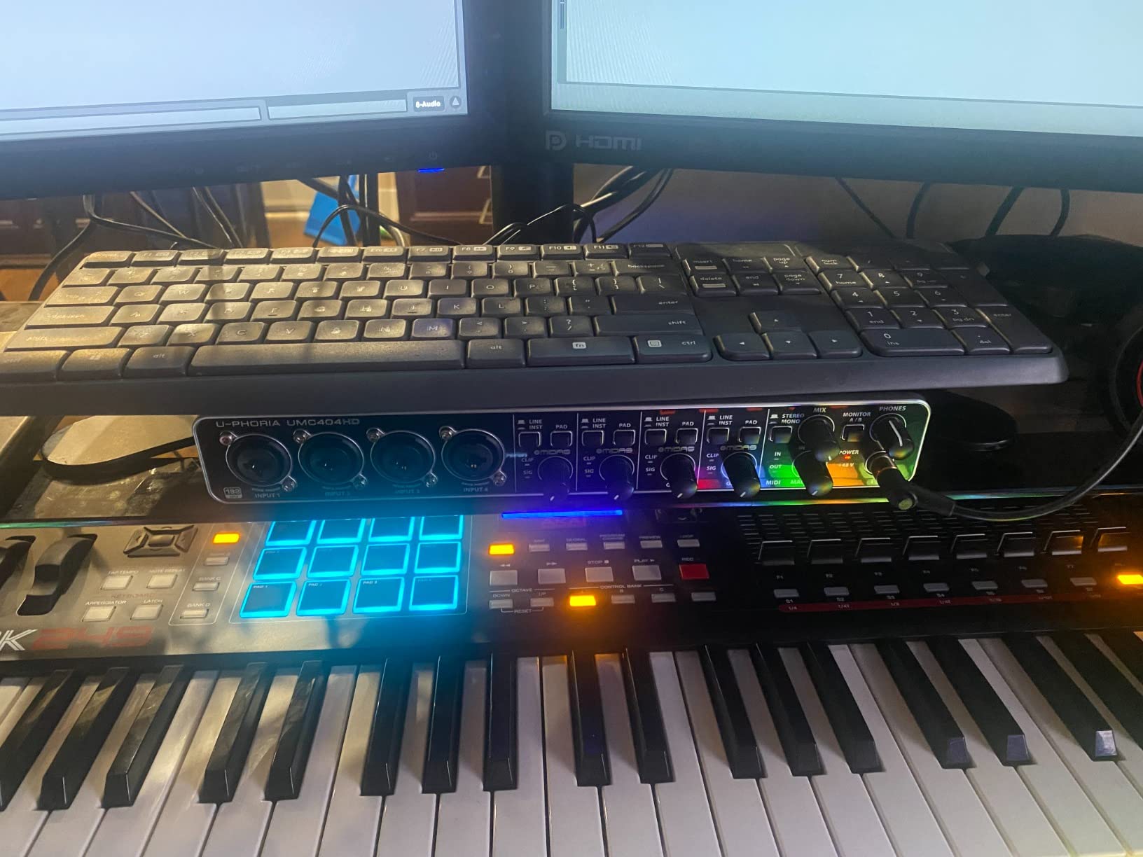 Behringer U-PHORIA UMC404HD Audiophile 4x4, 24-Bit/192 kHz USB Audio/MIDI Interface with Midas Mic Preamplifiers customer photo 2