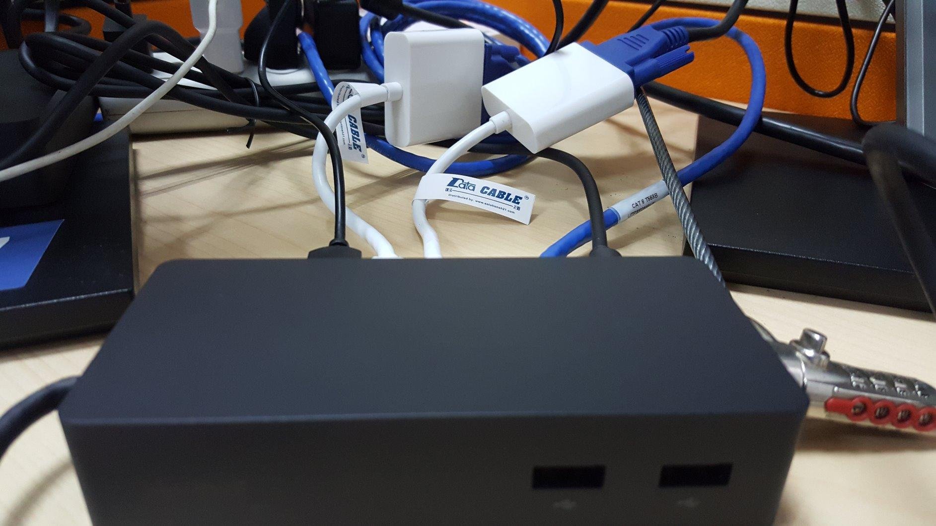 Microsoft Surface Dock (Pd9-00003), Black customer photo 1