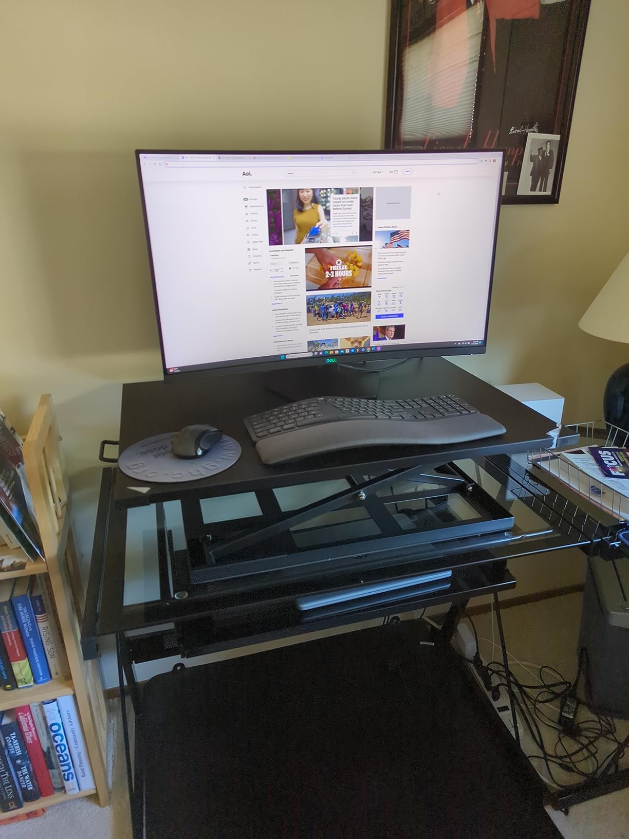 Mount-It! Standing Desk Converter 32 x 22 Inch, Sit Stand Desk Riser with Gas Spring Lift, Slim Low Profile, Preassembled customer photo 1
