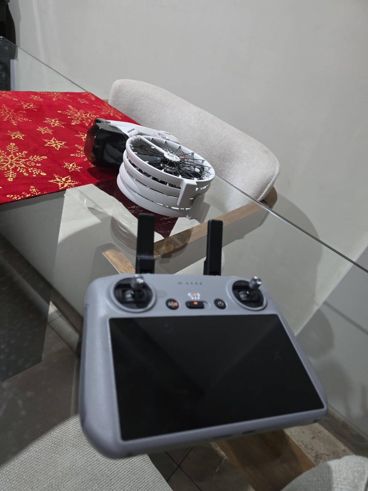 DJI Flip With RC 2 Screen Remote Controller, Follow Me Drone With 4K UHD Camera for Adults, Under 249 g, 3-Axis Gimbal Stabilization, 44000ft/13km Video Transmission, Palm Takeoff, 31-Min Flight Time customer photo 2