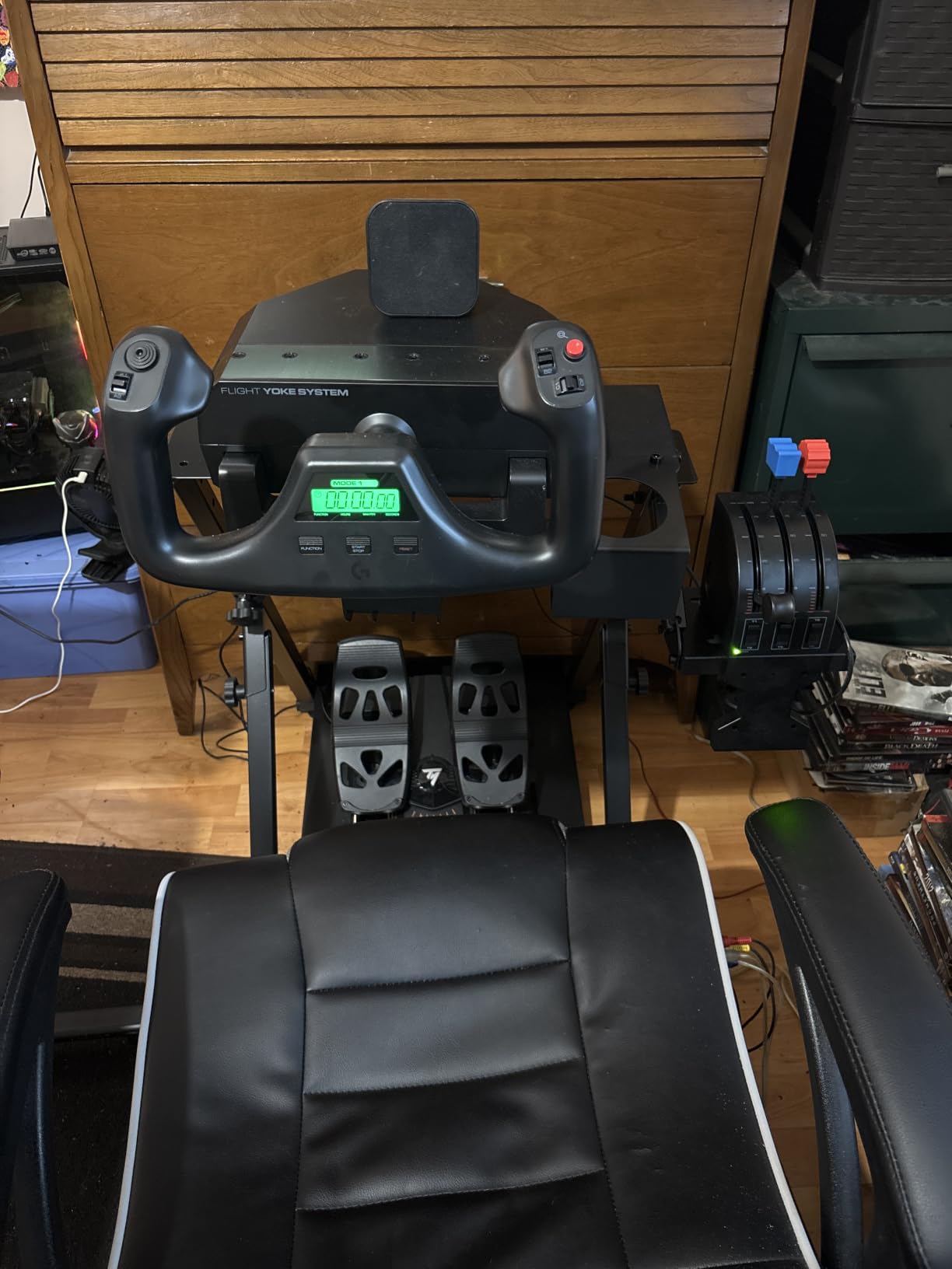 Logitech G PRO Flight Yoke System Professional Simulation - Black | Professional simulation, 3 modes, 75 programmable controls, configurable knobs, USB connection customer photo 1