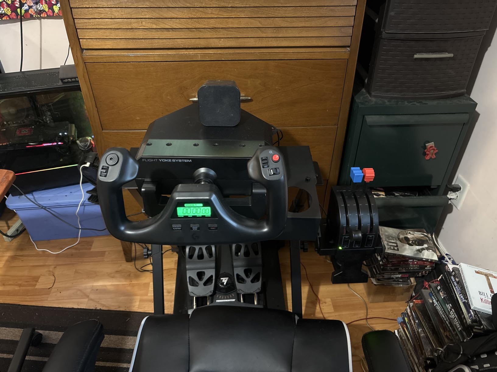 Logitech G PRO Flight Yoke System Professional Simulation - Black | Professional simulation, 3 modes, 75 programmable controls, configurable knobs, USB connection customer photo 2