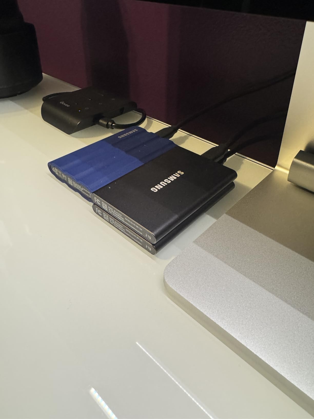 Samsung T7 Portable SSD 1TB Titan Gray, USB 3.2 Gen 2, Up to 1,050MB/s customer photo 1