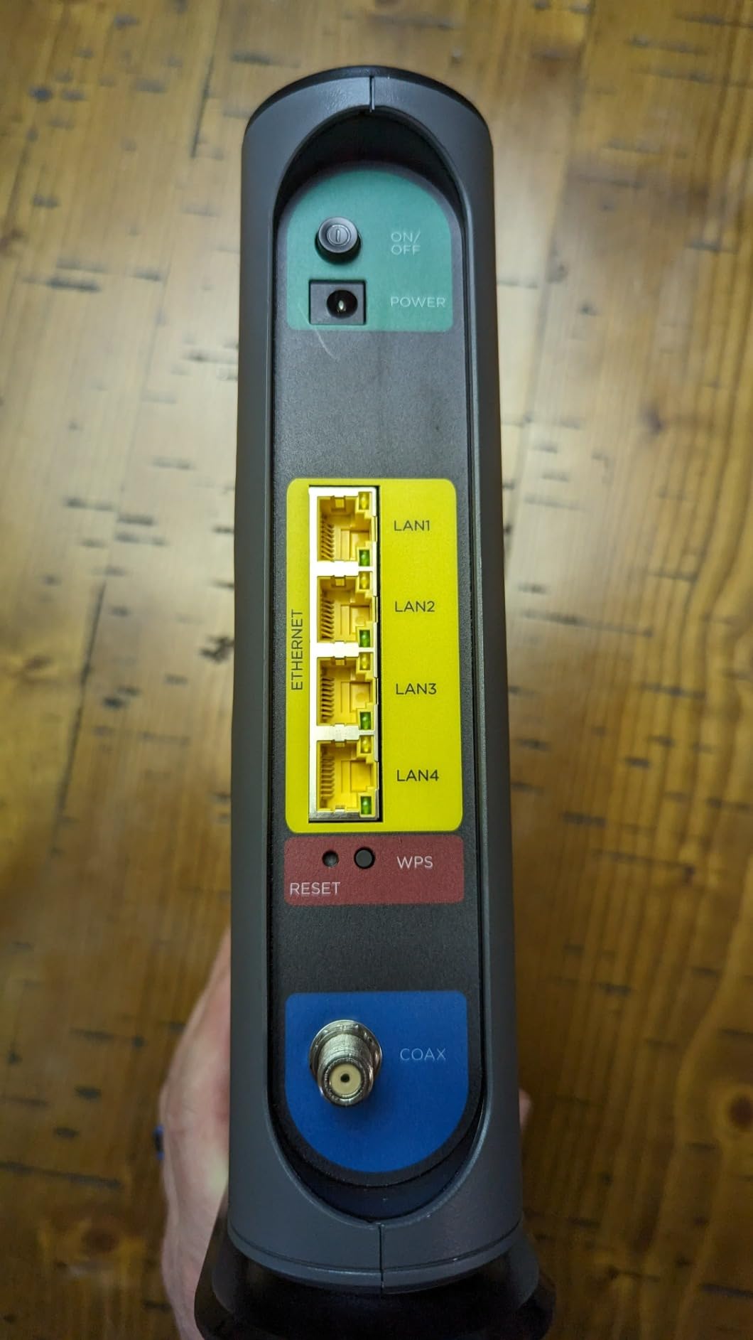 Motorola MG7700 Modem with Built in WiFi | Approved for Comcast Xfinity, Cox, Spectrum | for Plans Up to 800 Mbps | DOCSIS 3.0 + Gig WiFi Router (Renewed) customer photo 2