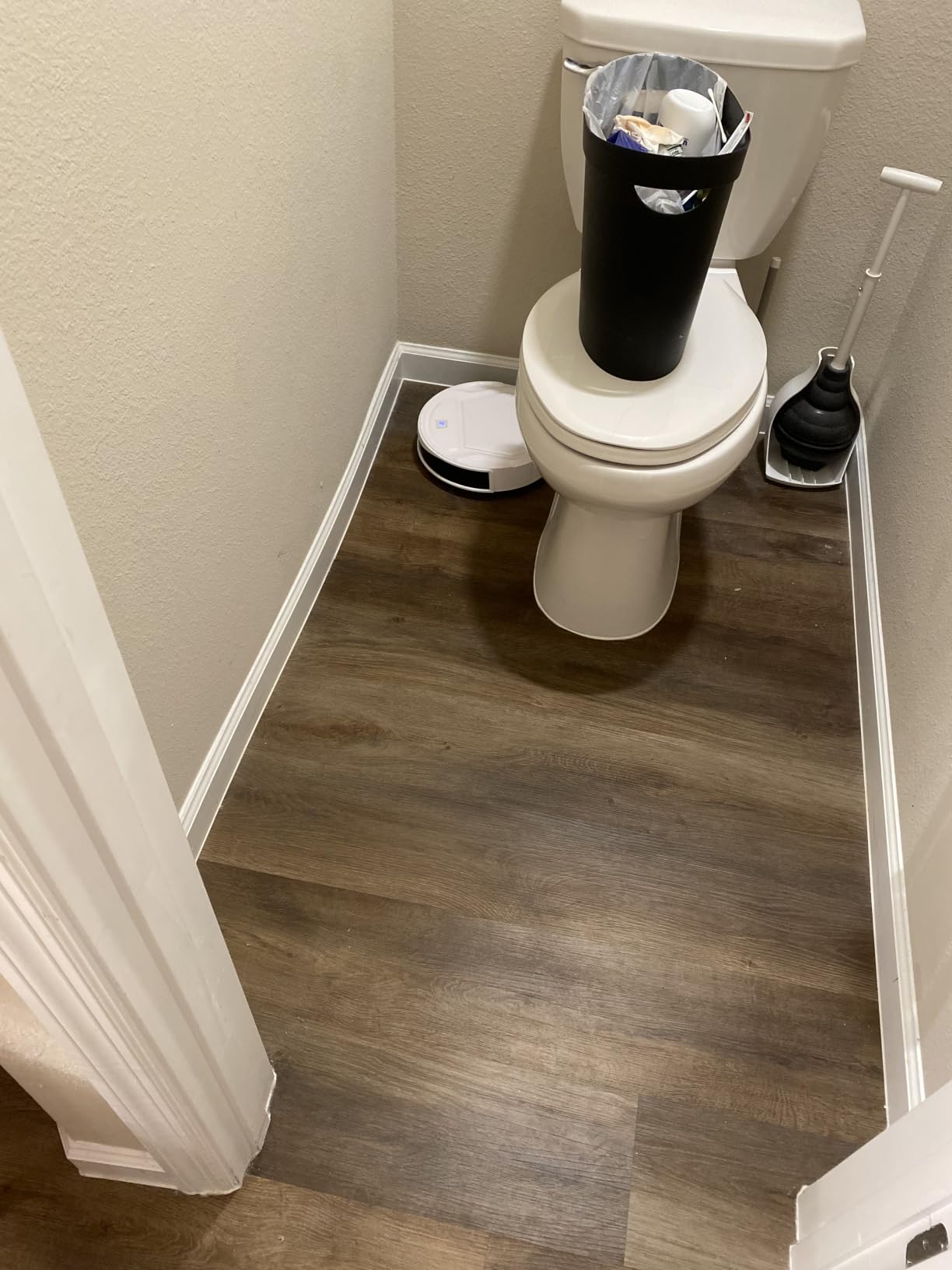 Lefant Robot Vacuum Cleaner, Strong Suction, 120 Mins Runtime, Slim, Low Noise, Automatic Self-Charging, Wi-Fi/App/Alexa Control, Ideal for Pet Hair Hard Floor and Daily Cleaning, M210 customer photo 2