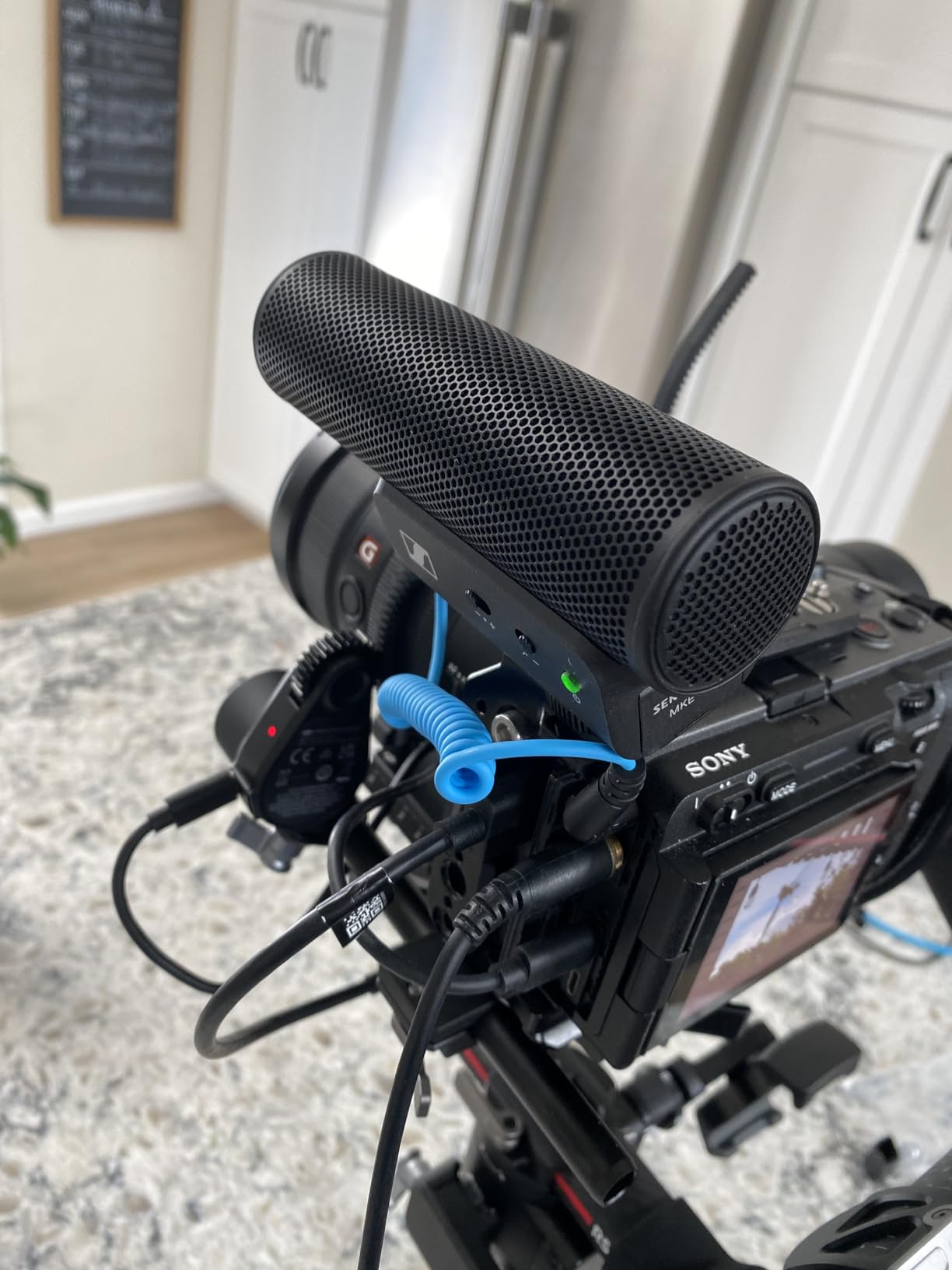Sennheiser Professional MKE 400 Directional On-Camera Shotgun Microphone customer photo 1