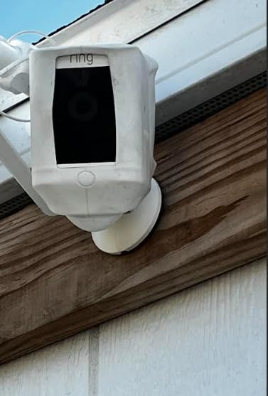 Ring Spotlight Cam Plus, Battery, Home or business security with HD video, Two-Way Talk, Color Night Vision, and Security Siren, White customer photo 1