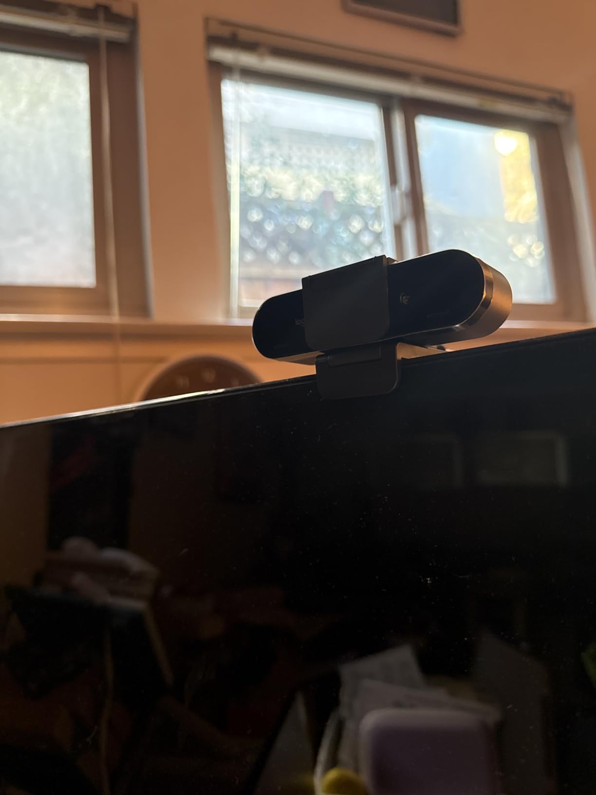 Logitech Brio Ultra 4K HD Webcam for Streaming and Meetings - Black customer photo 1