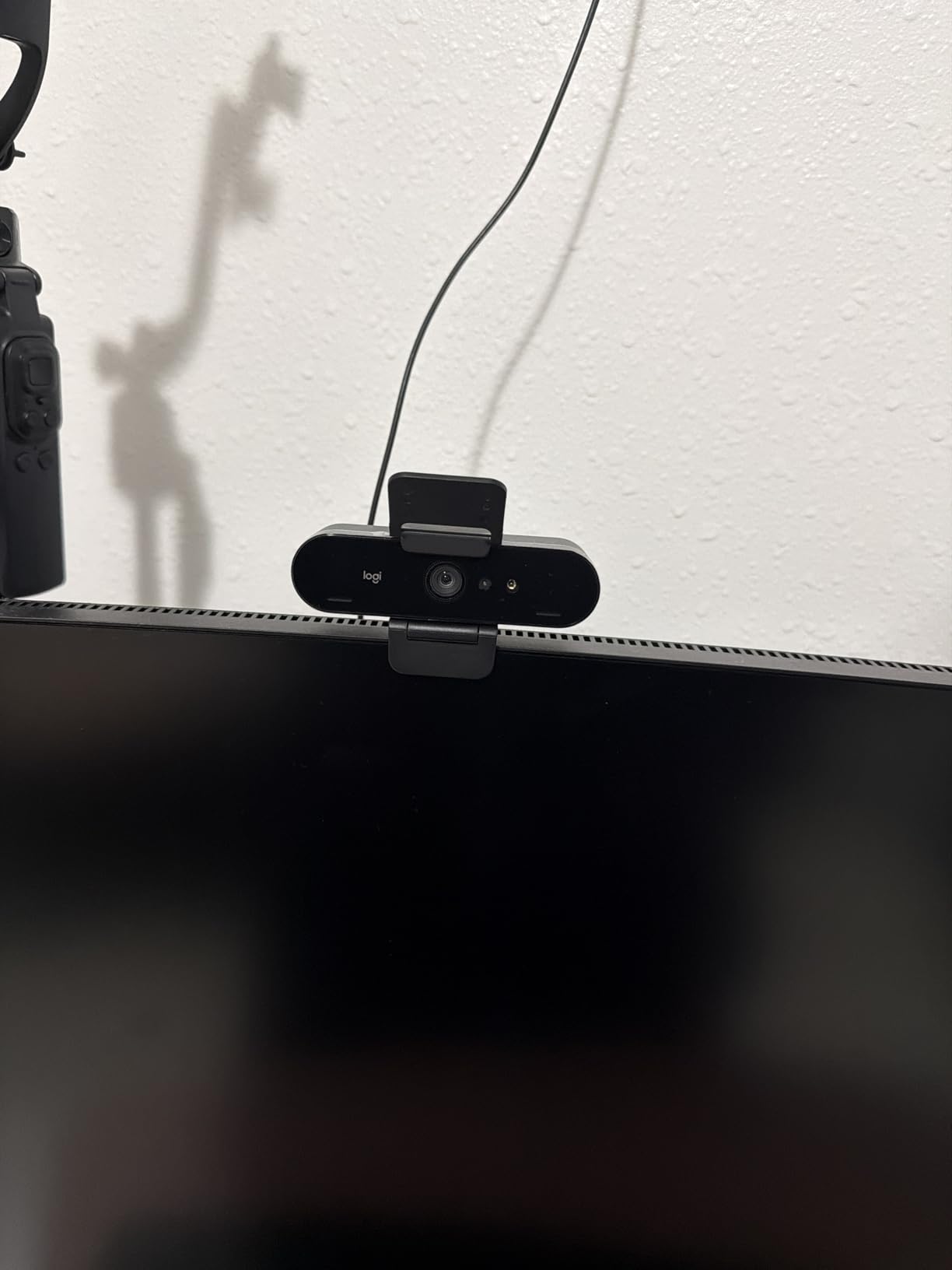 Logitech Brio Ultra 4K HD Webcam for Streaming and Meetings - Black customer photo 2