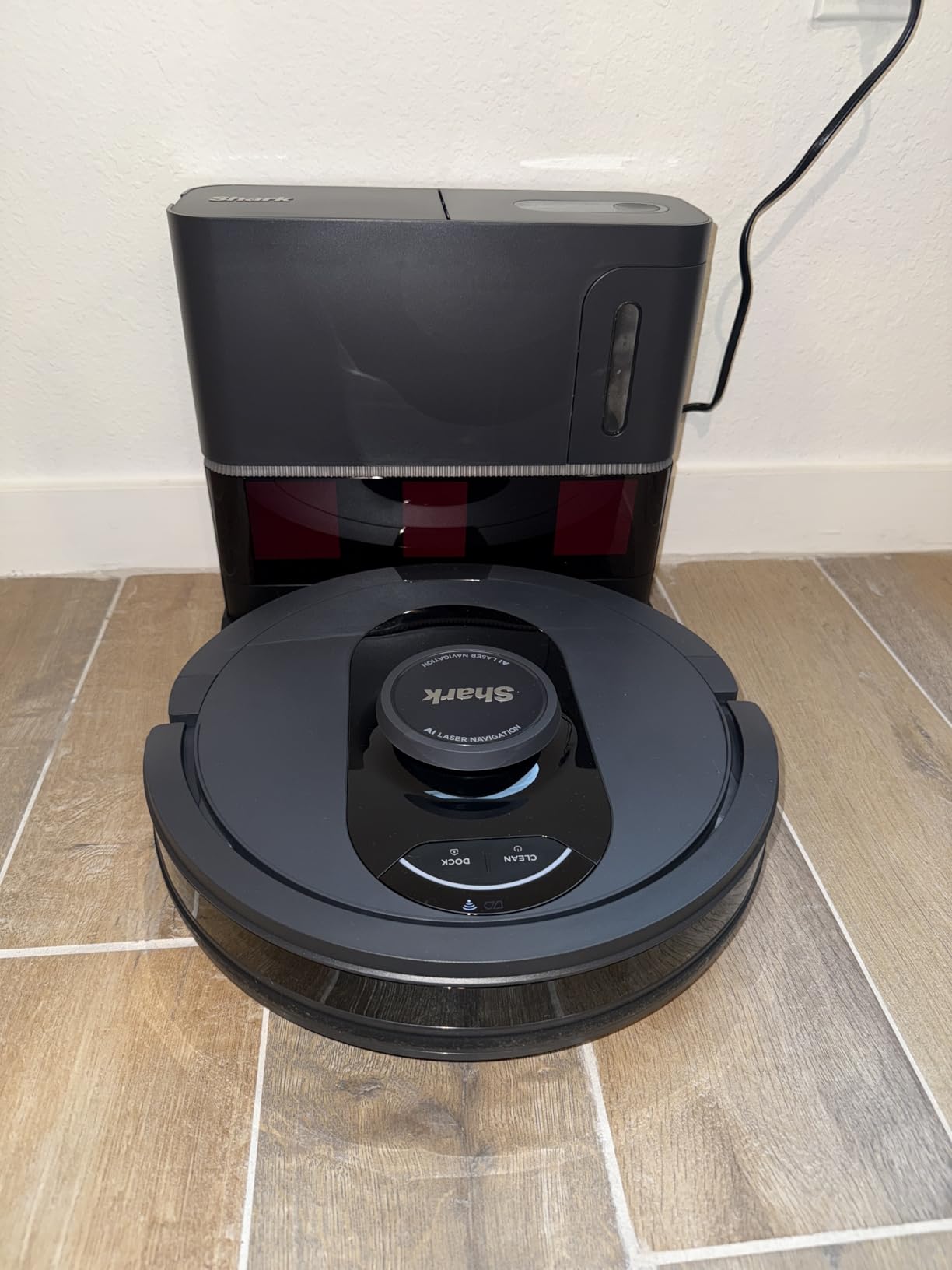 Shark Matrix Clean | Robot Vacuum Cleaner with Powerful Suction for Pet Hair, Rugs, Carpets & Hard Floors | Self-Empty Base | 60-Day Capacity | Voice Control | LiDAR Navigation | White | AV2511AE customer photo 1