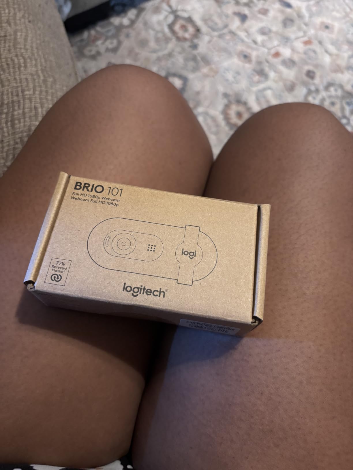 Logitech Brio 101 Full HD 1080p Webcam for Streaming and Meetings - Black | 1080p with auto-light correction, built-in mic, privacy shutter, USB-A, compatible with Teams, Google Meet, Zoom and more customer photo 1