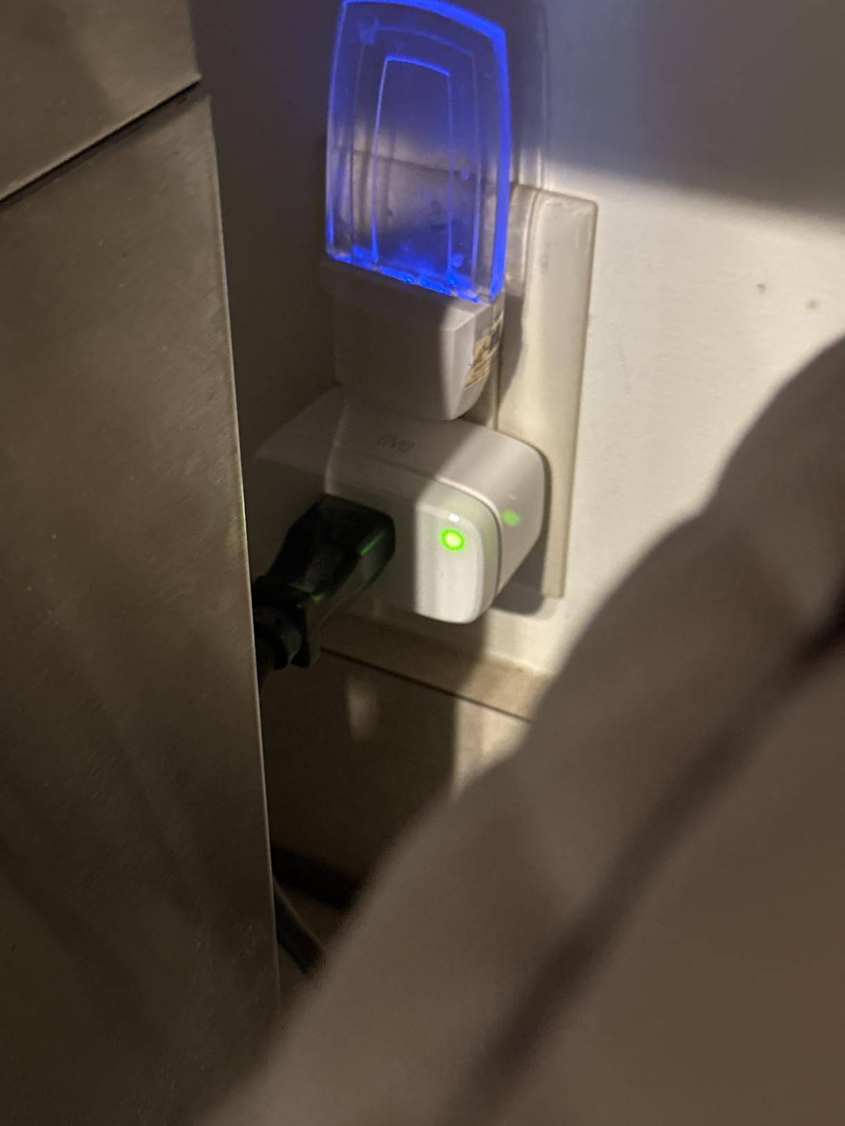 Eve Energy (Matter) - Smart Plug, App and Voice Control, 100% Privacy, Matter Over Thread, Works with Apple Home, Alexa, Google Home, SmartThings customer photo 1
