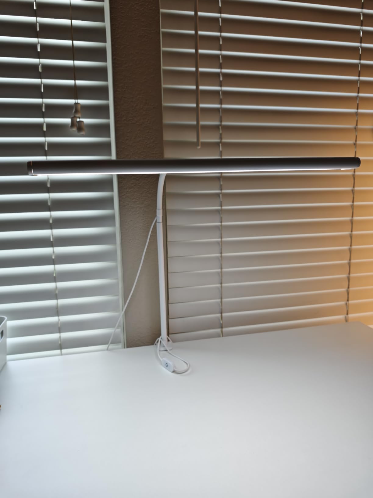 Airlonv LED Desk Lamp for Office Home, Eye-Caring Desk Light with Stepless Dimming Adjustable Flexible Gooseneck, 10W USB Adapter Desk Lamp with Clamp for Reading, Study, Workbench (Black) customer photo 2