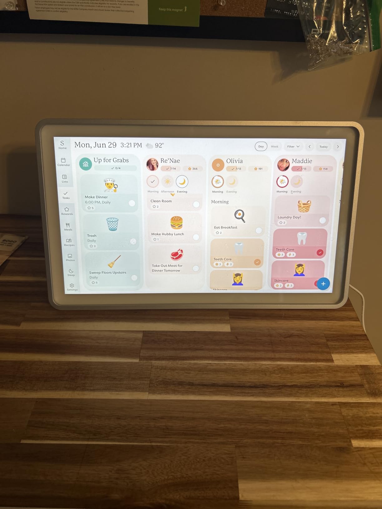 Skylight Calendar: 15-inch Wall Planner Digital Calendar & Chore Chart, Smart Touchscreen Interactive Display for Family Schedules - Wall Mount Included customer photo 2