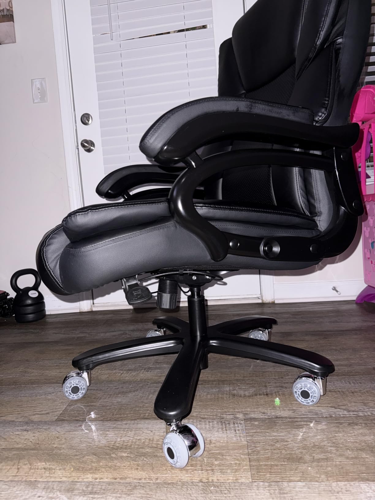 Indulgear 500lbs Big and Tall Office Chair, Heavy Duty Office Chair for Heavy People, High Back Executive Desk Chair with Adjustable Lumbar Support, Quiet Rubber Wheel, Pocket Spring Cushion customer photo 2