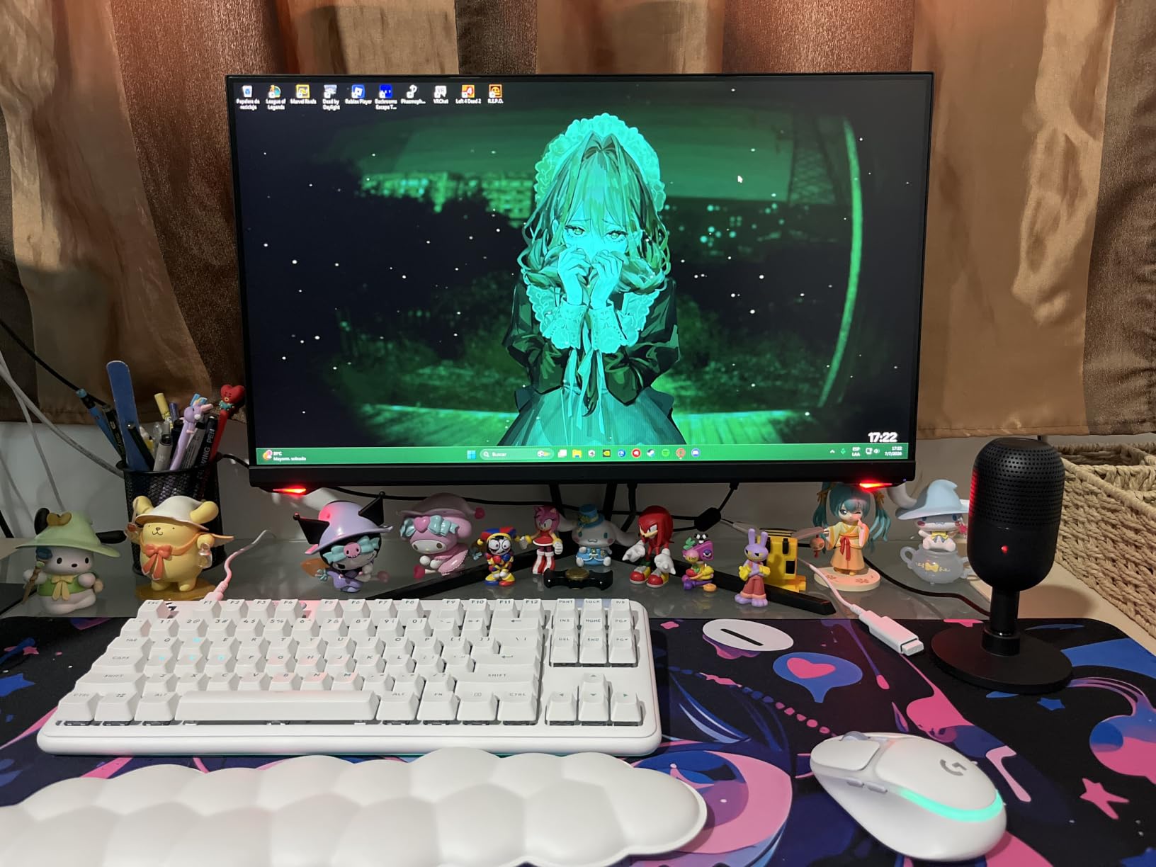 Razer Seiren V3 Mini USB Microphone, Supercardioid Condenser Mic, Tap-to-Mute Sensor with LED Indicator, Shock Absorber, Ultra Compact, Works with OBS, Discord, Zoom, Teams customer photo 1