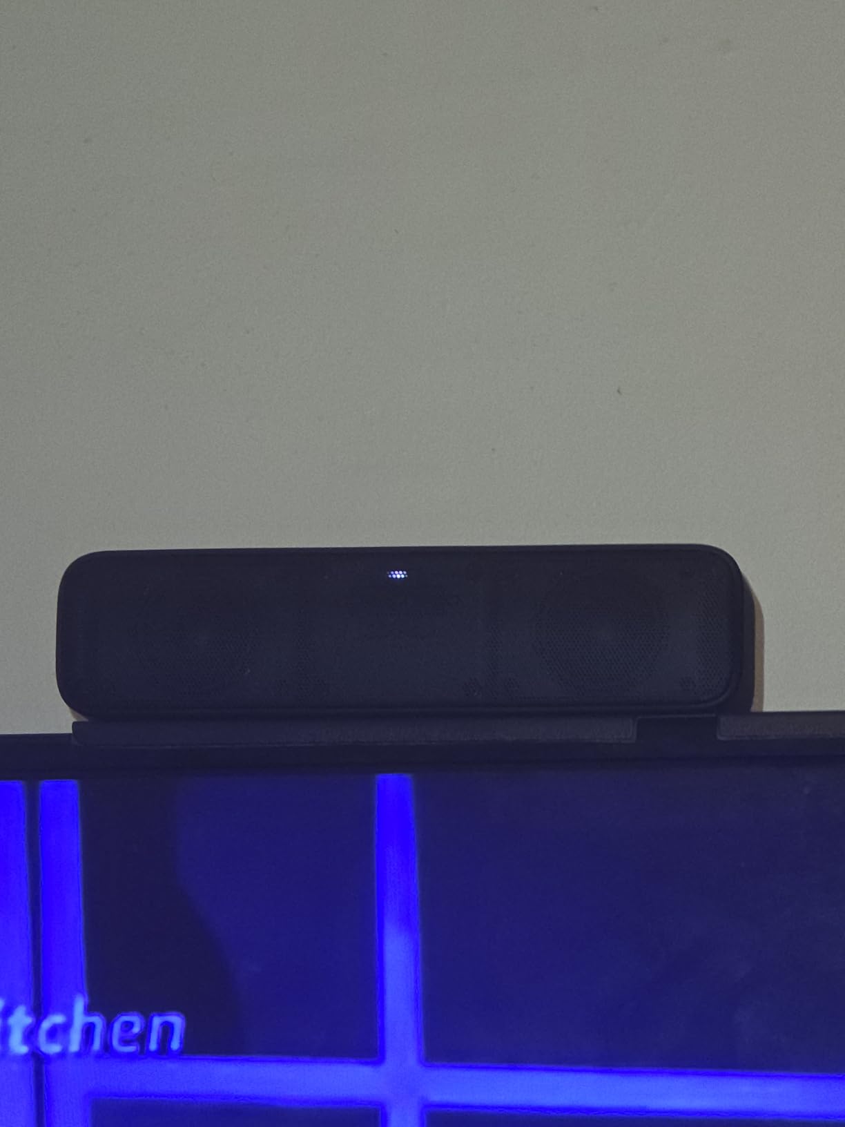 Roku Streambar SE, 4K Soundbar with Built-in Streaming Device | TV Soundbar with Built-in 4K/HD/HDR Streaming & Front Facing Speakers - Included Remote Control customer photo 2