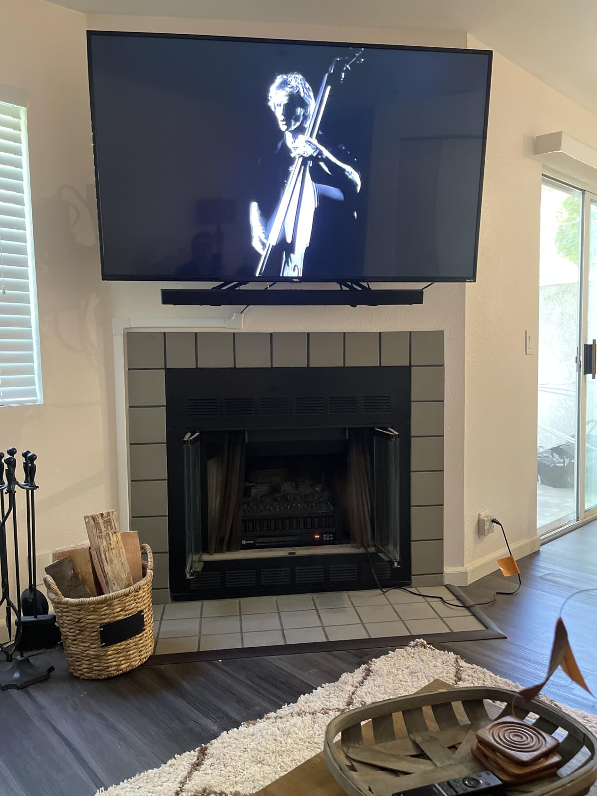 Samsung HW-B750D/ZA 5.1 ch Soundbar w/ Dolby Audio, Surround Sound expansion, Bass Boost, Adaptive Sound, DTS Virtual:X, Wireless Subwoofer, 2024 customer photo 2