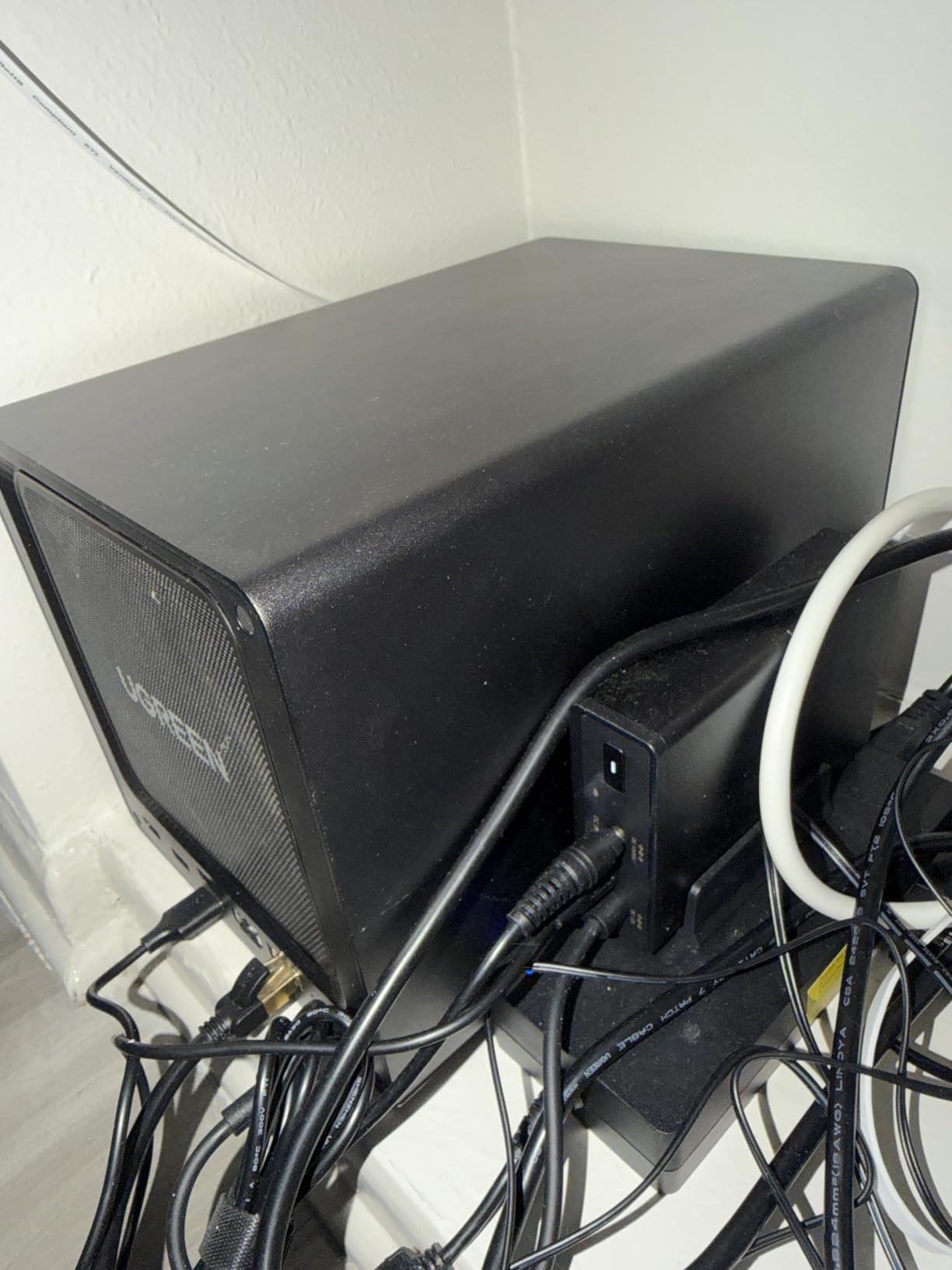 UGREEN NAS DXP4800 Plus 4-Bay NAS, Intel Pentium Gold 8505 5-Core CPU, 8GB DDR5 RAM, 1x 10GbE, 2x M.2 NVMe Slots (Diskless) customer photo 2