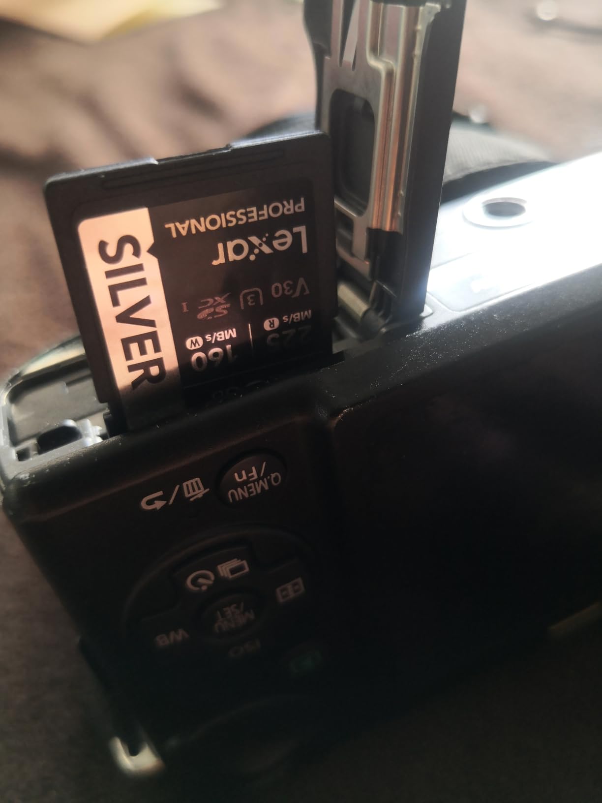 Lexar 128GB Professional Silver SD Card, UHS-I, C10, U3, V30, 4K, Up to 225/160 MB/s SDXC Memory Card, for Professional Photographer, Videographer, Enthusiast (LSDSILV128G-BNNNU) customer photo 2