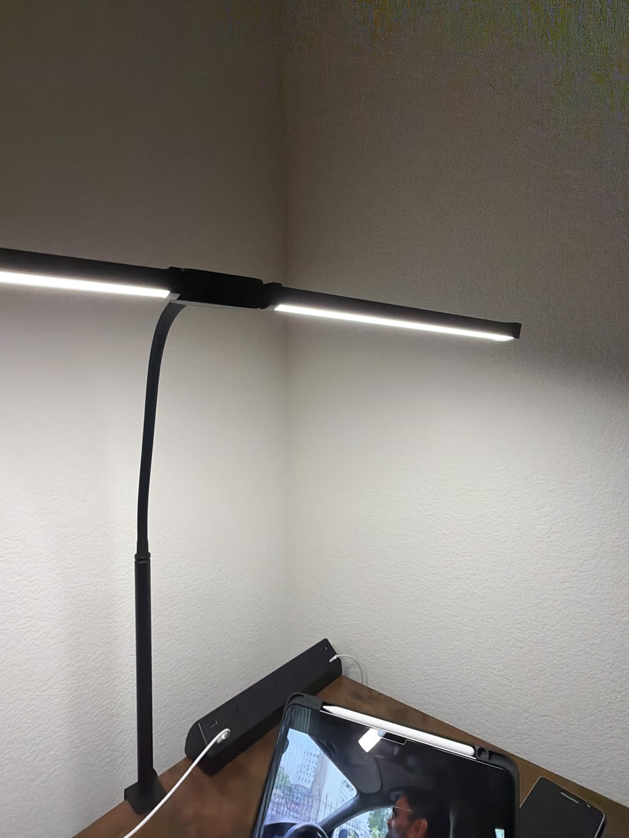Motumen LED Desk Lamp for Home Office, Eye-Care Architect Light with Clamp, Smart Double Head Computer Monitor Table Clip Lamp, Adjustable Flexible Goose-Neck, 25 Lighting Models, Task Lamp, Black customer photo 2