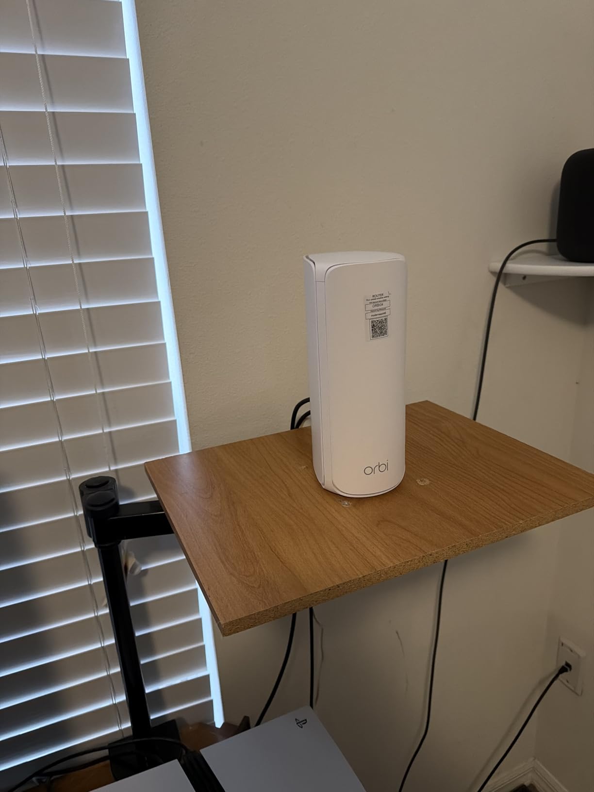 NETGEAR Orbi 770 Series Tri-Band WiFi 7 Mesh Network System (RBE773) - Router + 2 Satellite Extenders, Security Features, Up to 11Gbps, Covers up to 8,000 sq. ft., 100 Devices, 2.5 Gig Internet Port customer photo 2
