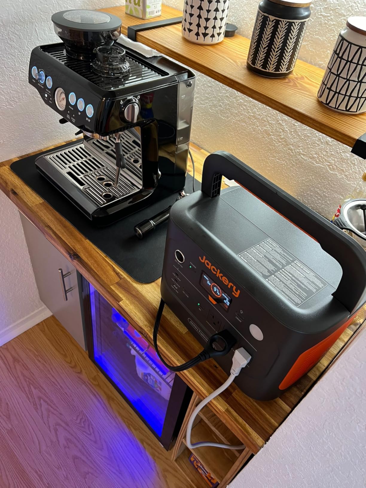 Jackery Explorer 1000 v2 Portable Power Station, 1070Wh LiFePO4 Battery, 1500W AC/100W USB-C Output, 1 Hr Fast Charge, Solar Generator for Camping, Emergency, RV, Off-Grid Living customer photo 1