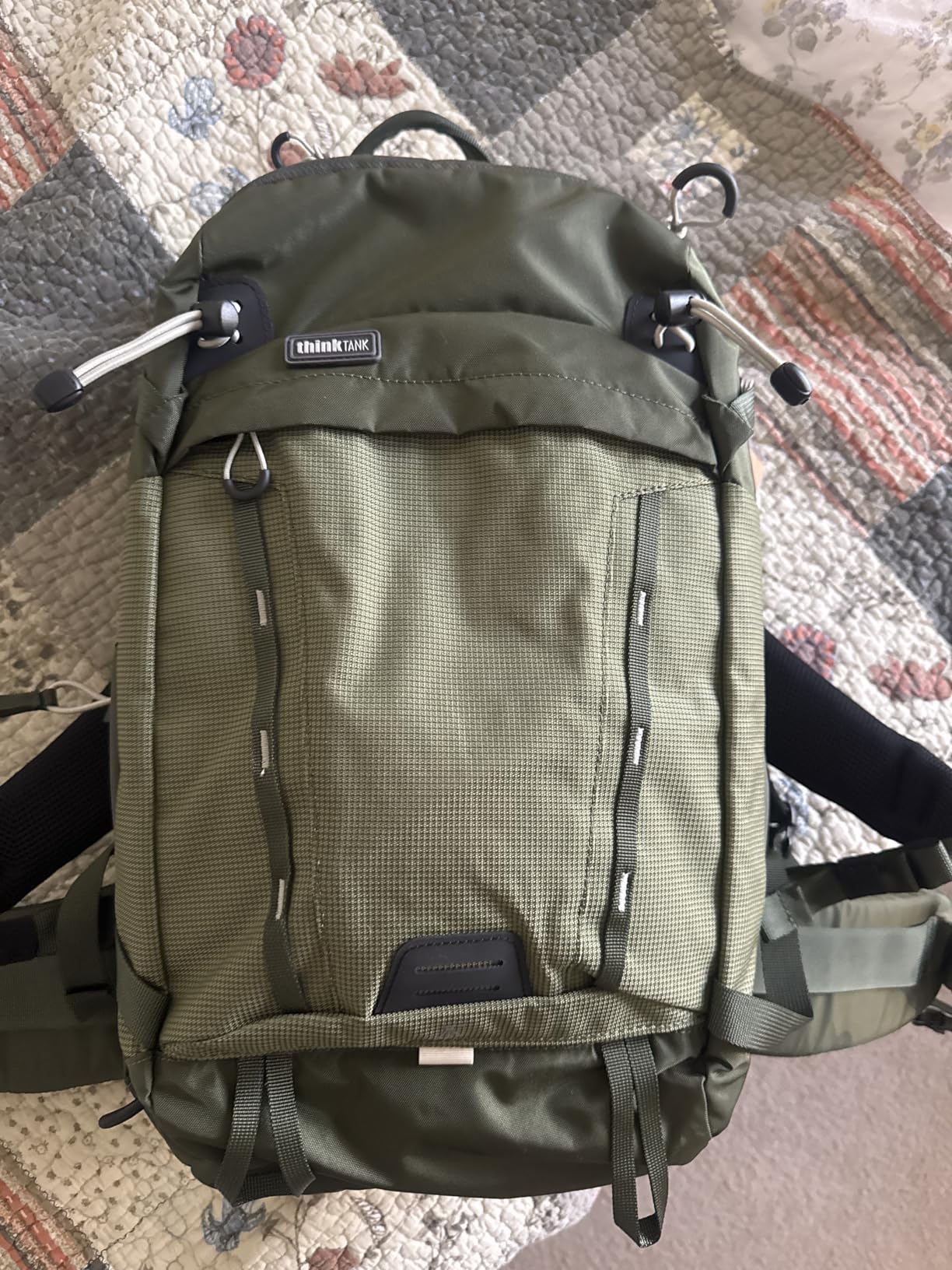 Think Tank Backlight Sprint Lightweight Slim Camera Daypack Backpack for DSLR, Mirrorless, Photography and Video - Slate Black customer photo 1