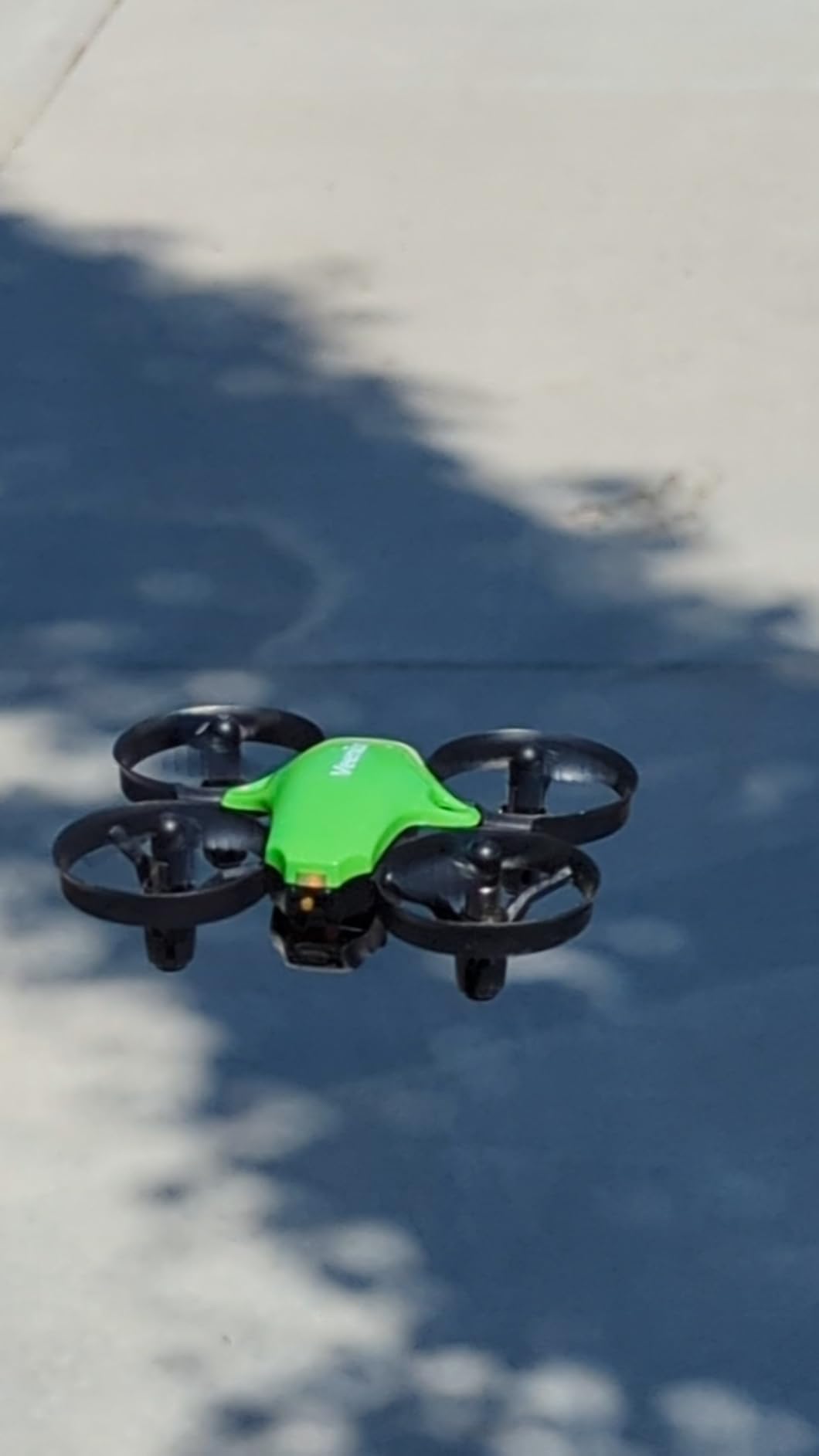 Veeniix V995 Mini Drones for Kids and Beginners,Indoor RC Quadcopter,Small Helicopter Plane with 3D Flips,360 degree Rotation,Circle Fly,Auto Hover,Headless Mode and 3 Batteries,Gift for Boys and Girls customer photo 2