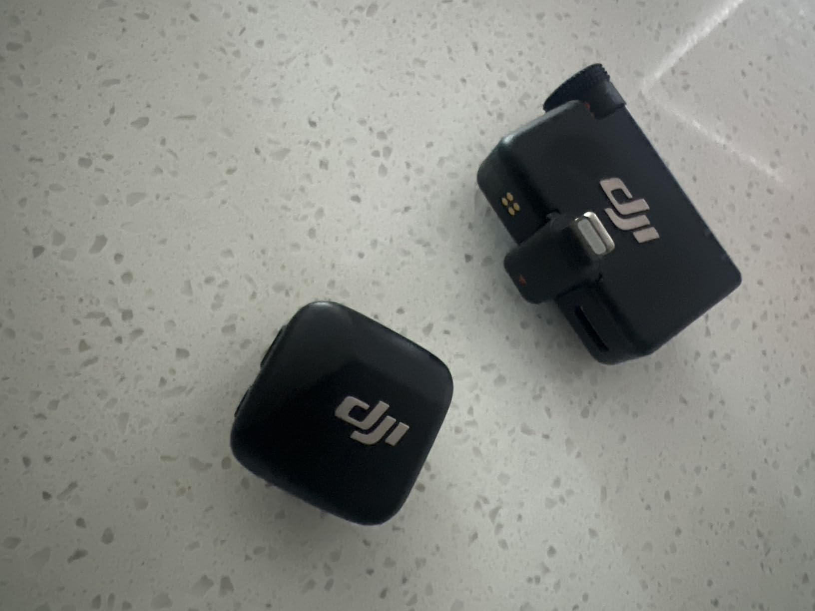 DJI Mic Mini (1 TX + 1 RX), Ultralight, Detail-Rich Audio | Noise Cancelling, Automatic Limiting, Wireless Microphone for Camera/iPhone/Android, Vlog, Streaming, 400m Transmission customer photo 1