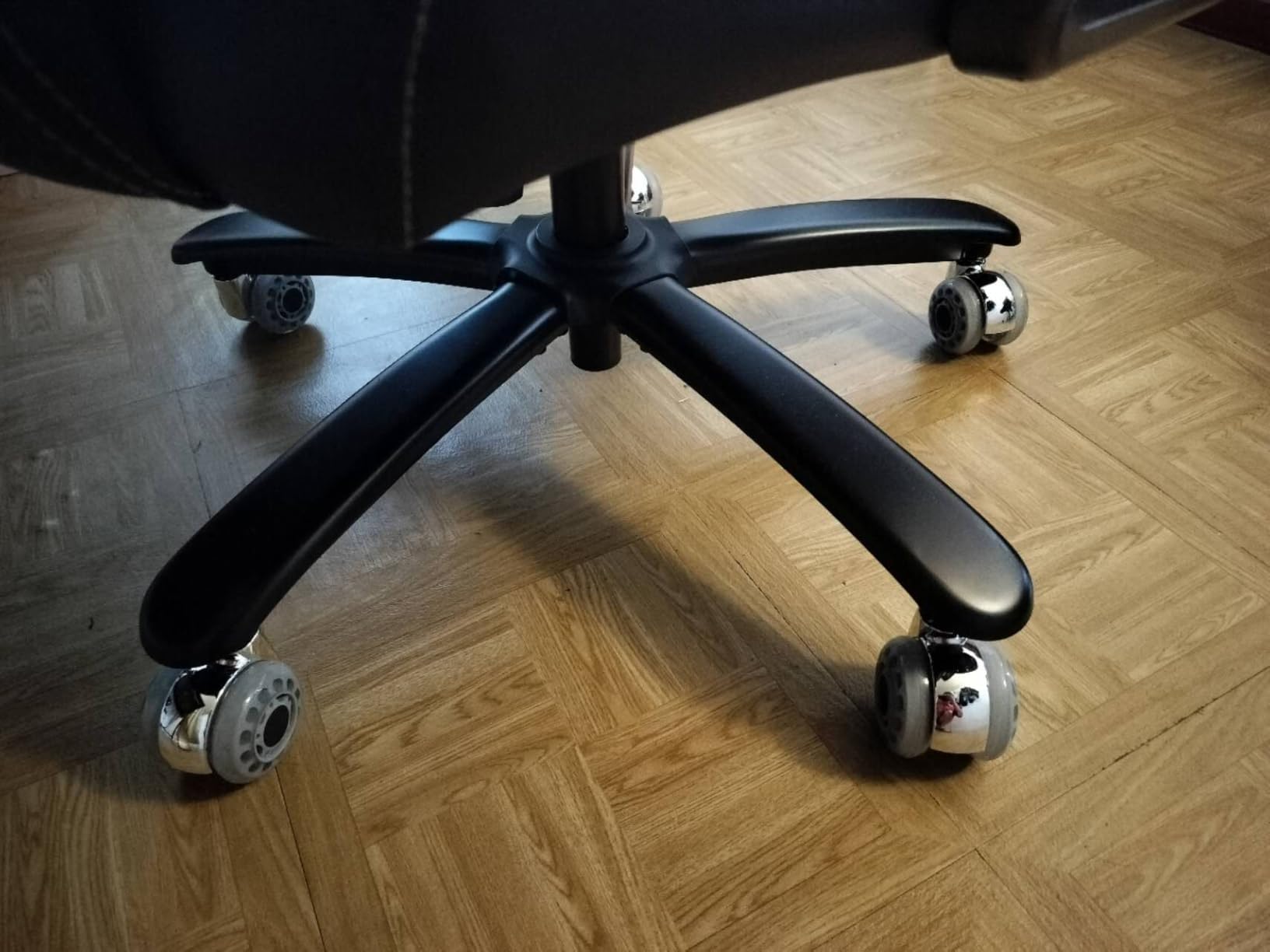 600LBS Large Heavy Duty Office Chair with 5D Flip Arms, Comfy Big and Tall Executive Office Desk Chair with Pocket Spring Cushion, High Back Computer Chair with Lumbar Support, Dual Rubber Wheel customer photo 2