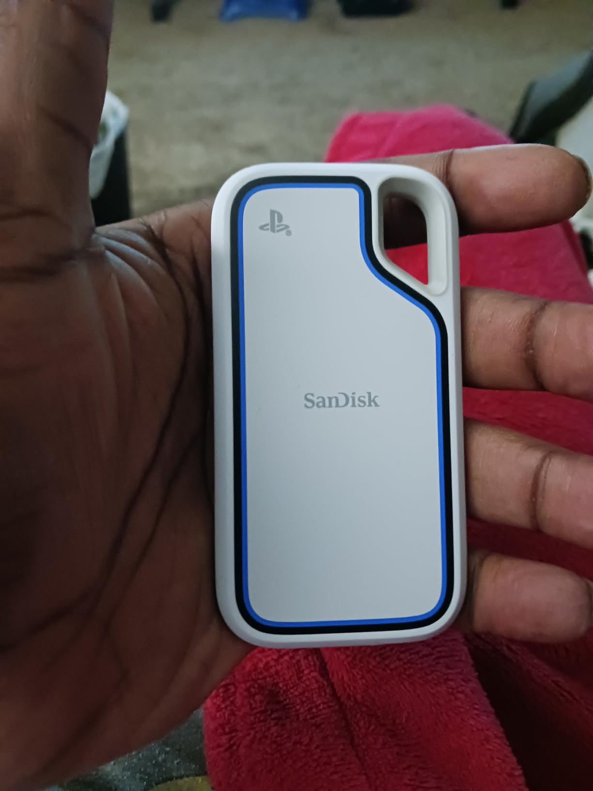 SANDISK 1TB Extreme Portable SSD, Officially Licensed for PlayStation 5 Console and PC - up to 1000MB/s, USB-C, USB 3.2 Gen 2, Drop Protection - External Solid State Drive - SDSSDE62P-1T00-G25 customer photo 1