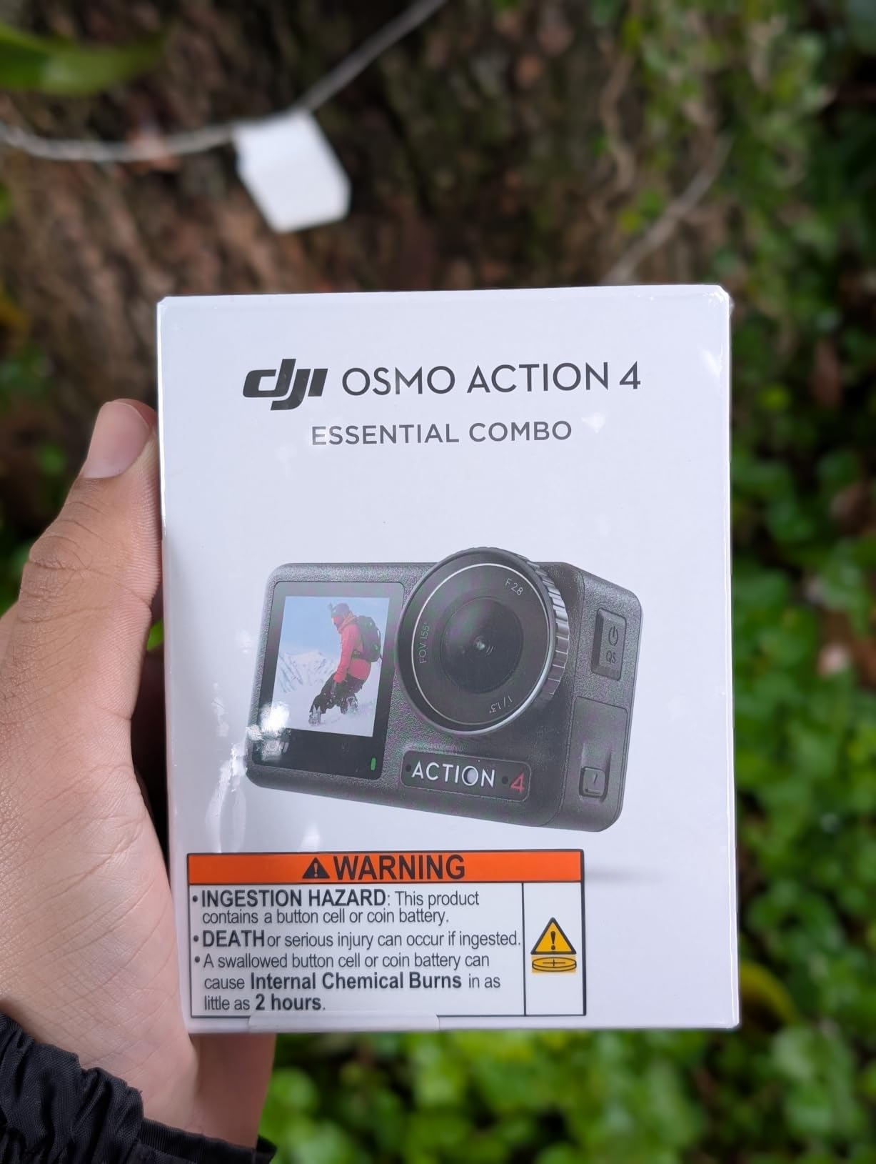 DJI Osmo Action 4 Essential Combo, Waterproof Action Camera Vlogging Camera | 1/1.3