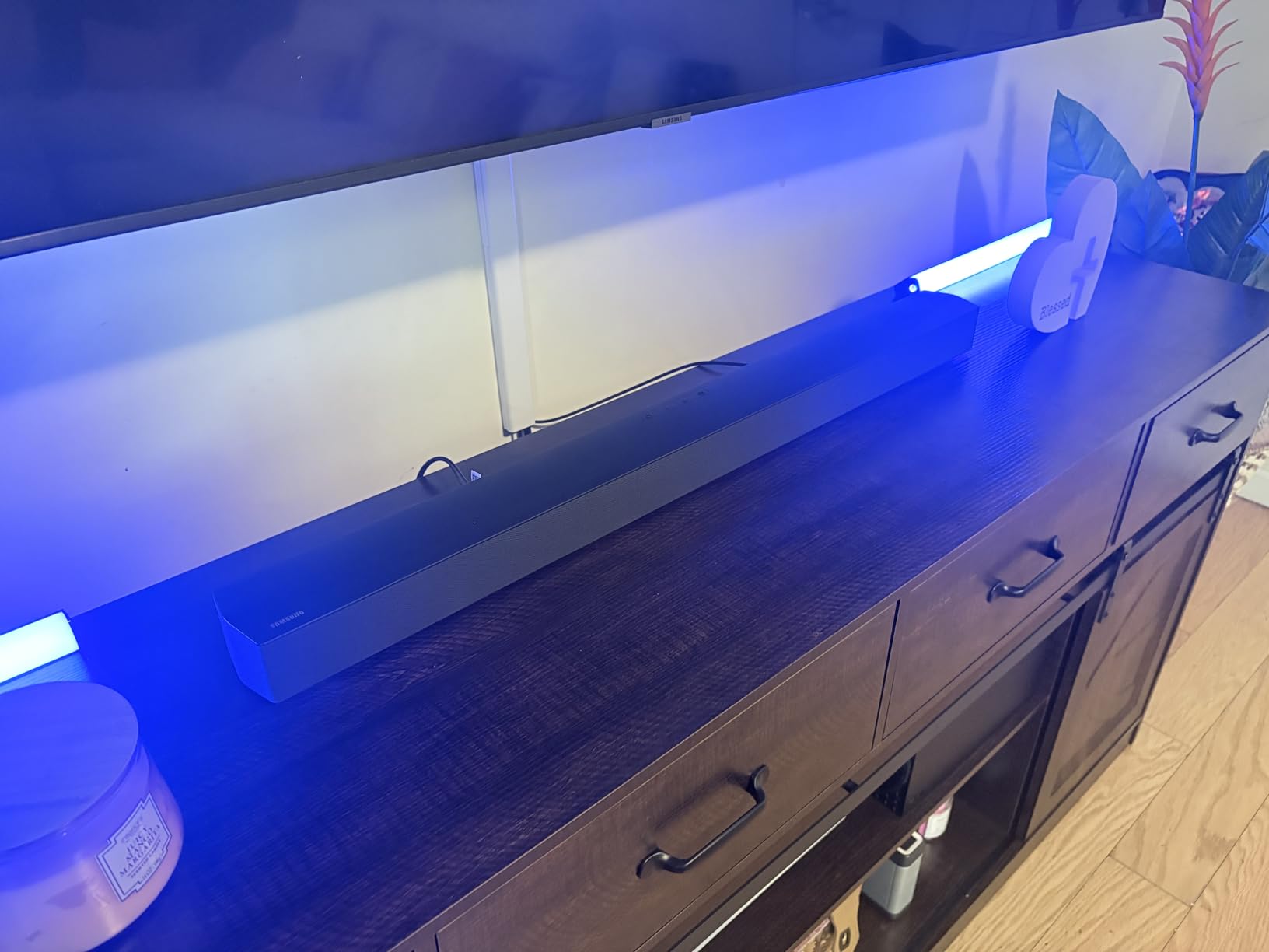 Samsung B-Series Soundbar HW-B550F 2.1 ch DTS Virtual:X Soundbar with Subwoofer (2025 Model) Voice Enhance Mode, Bass Boost, Adaptive Sound customer photo 1