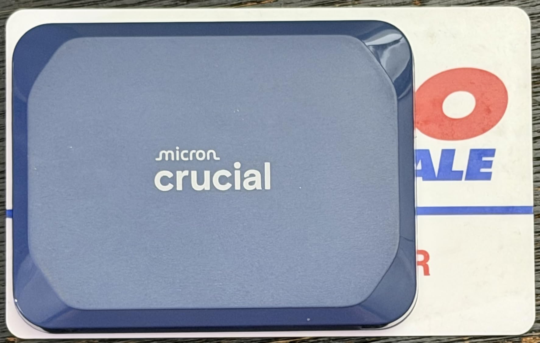 Crucial X10 1TB Portable SSD, Up to 2,100MB/s, USB 3.2 USB-C, External Solid State Drive, Compatible with Windows, Mac & Android customer photo 1