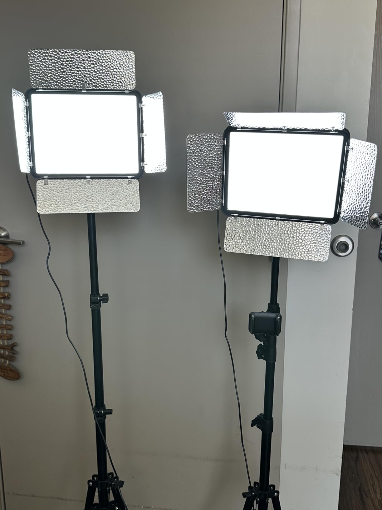 EMART 2-Pack LED Video Light Kit with Phone Holder & Barndoor, 2800-7000K Dimmable Studio Lights, 73