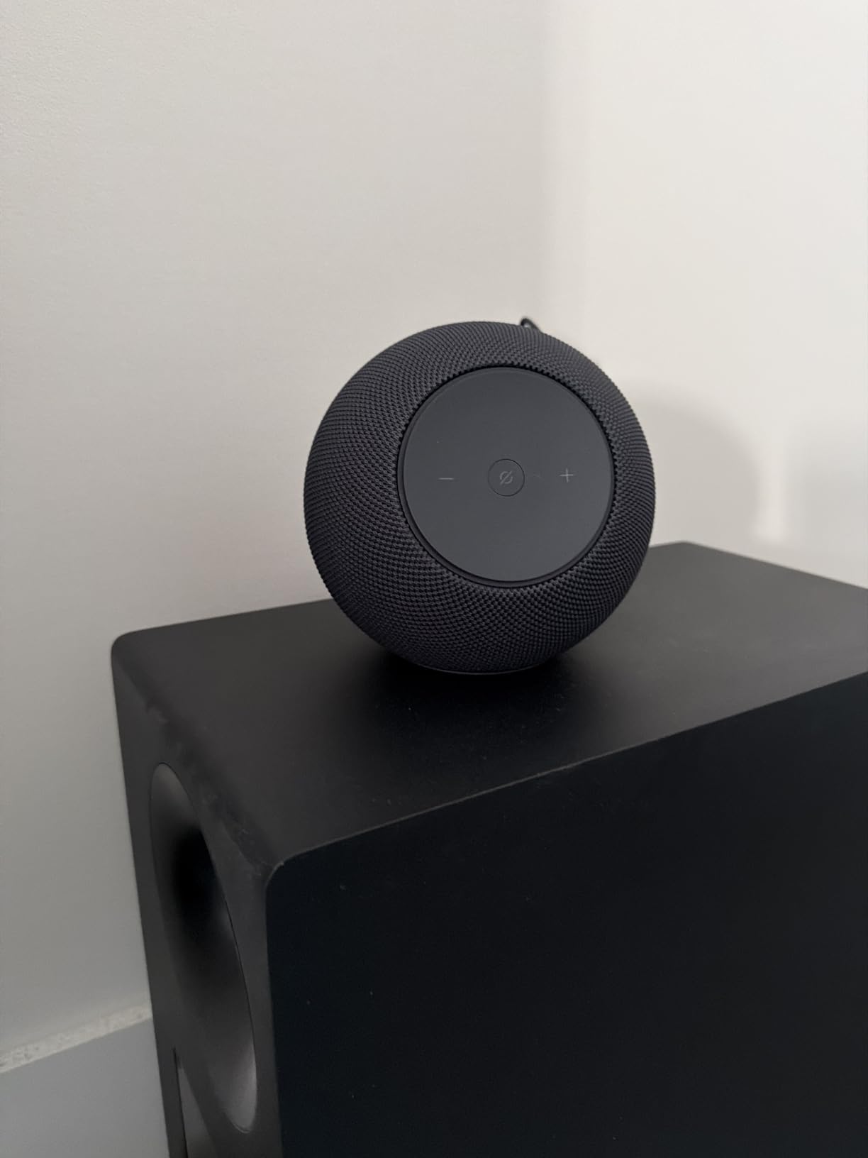 Echo Studio (newest model), Immersive spatial audio and Dolby Atmos, Designed for Alexa+, Glacier White customer photo 1