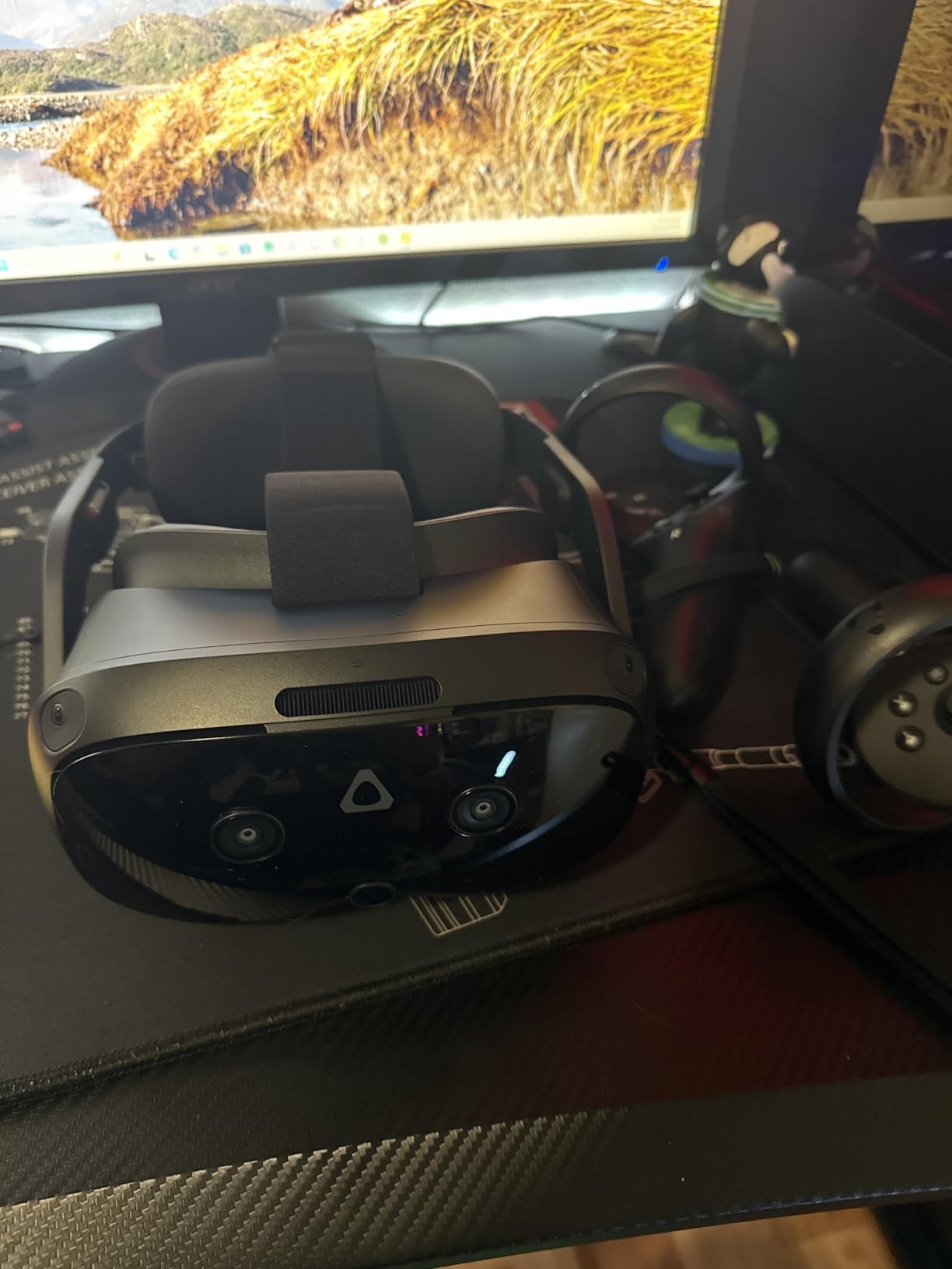 HTC Vive Focus Vision Wired Bundle - XR Headset with DisplayPort PC VR Streaming Kit customer photo 1