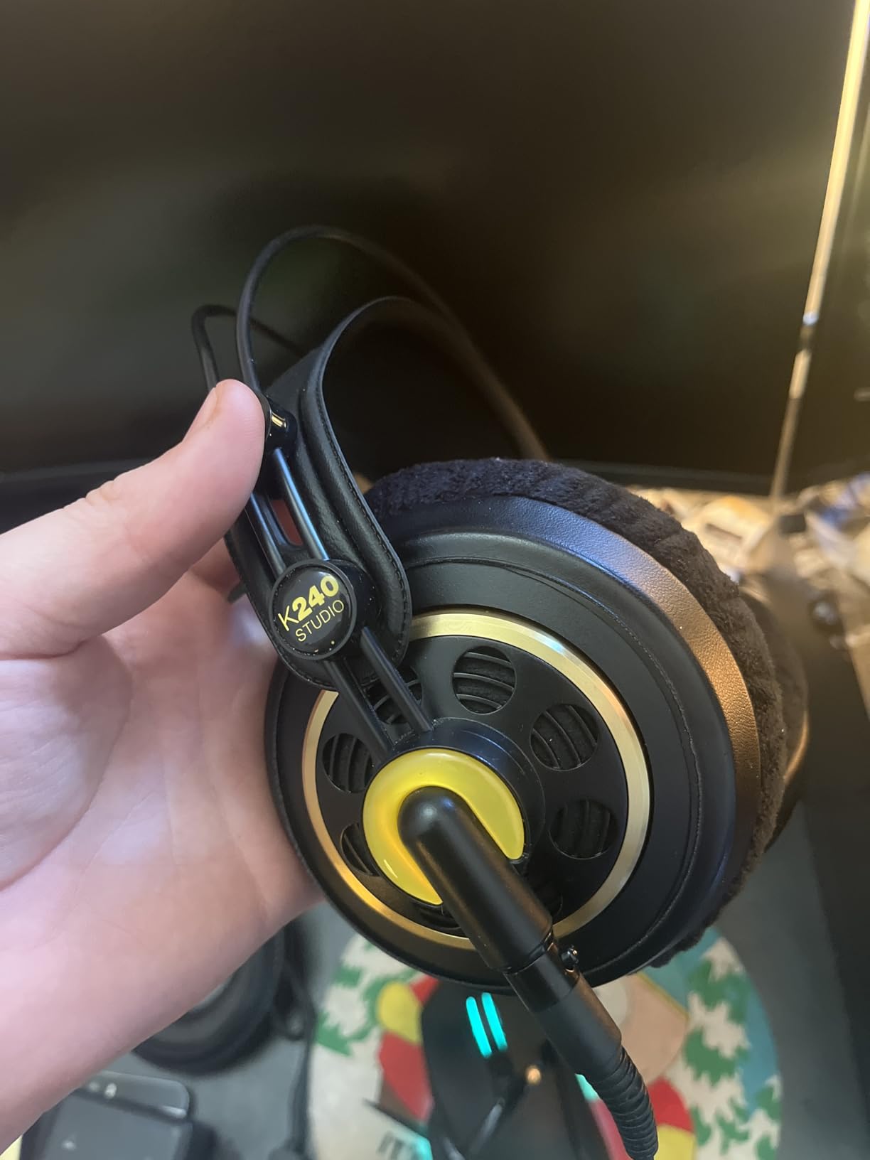 AKG K240STUDIO Semi-Open Studio Headphones | XXL transducers with Varimotion diaphragms for mixing, mastering and playback customer photo 1