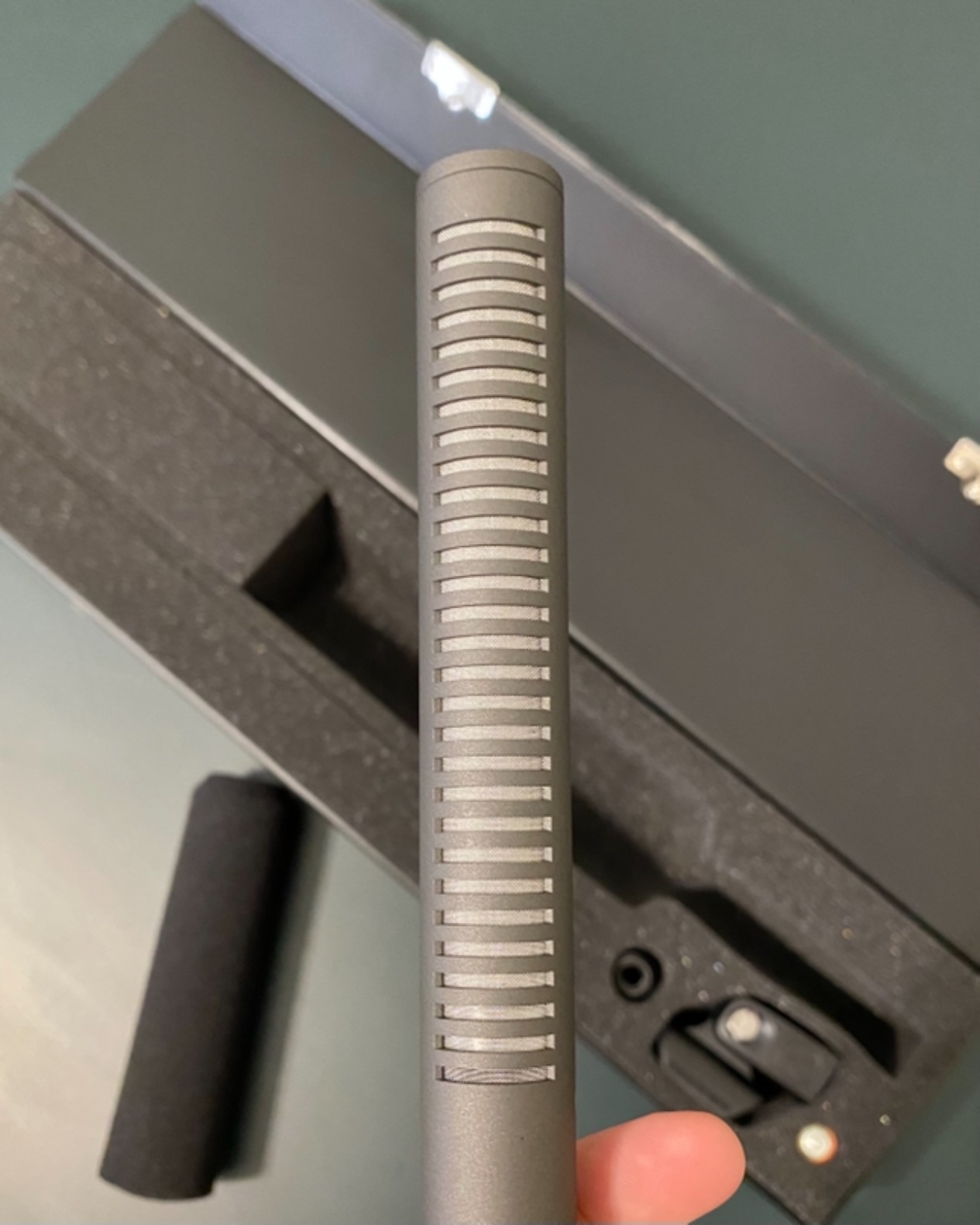 Audio-Technica AT897 Line/Gradient Shotgun Condenser Microphone customer photo 2