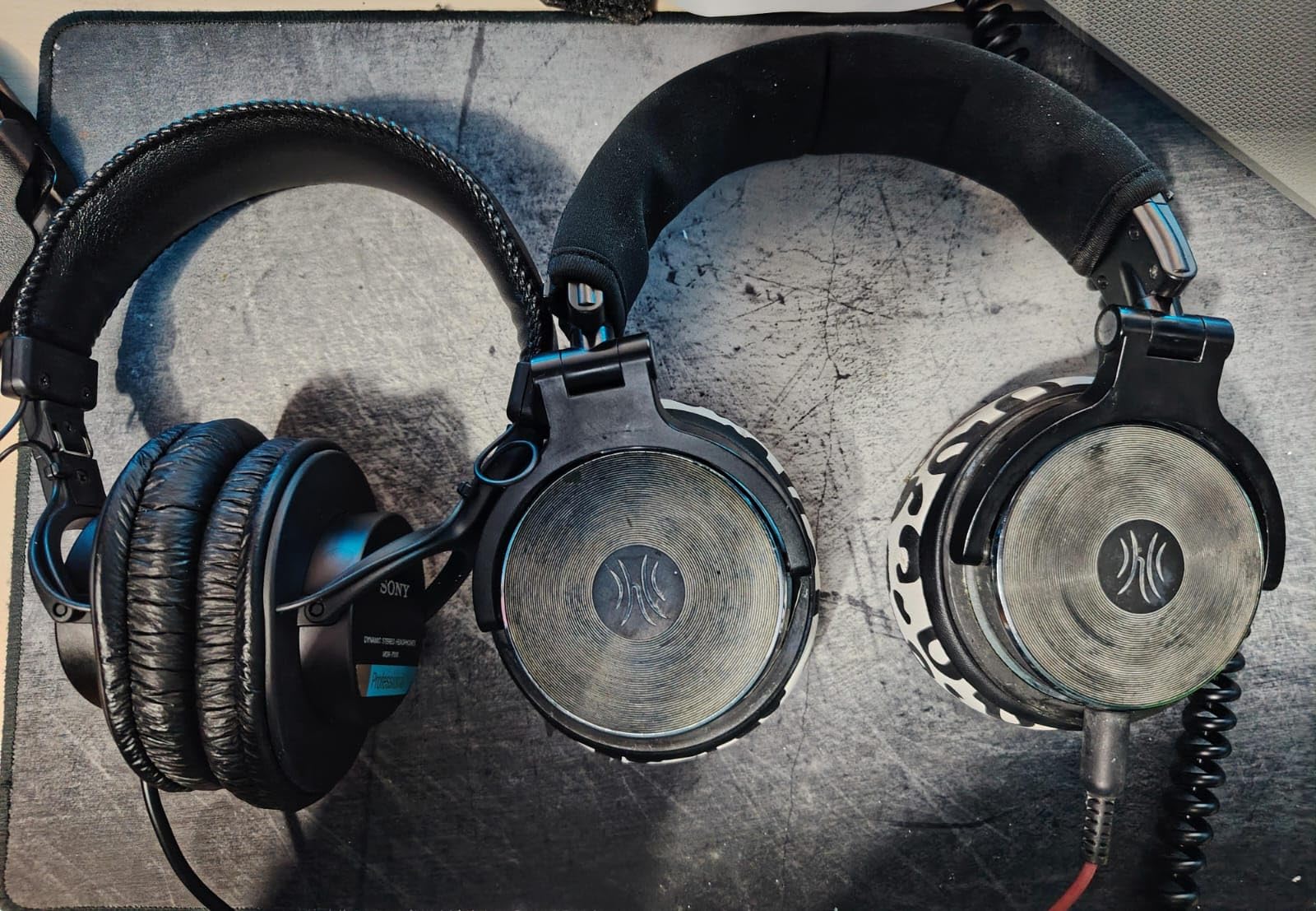 Sony MDR7506 Professional Large Diaphragm Headphone, 40mm drivers, 10Hz-20kHz customer photo 2