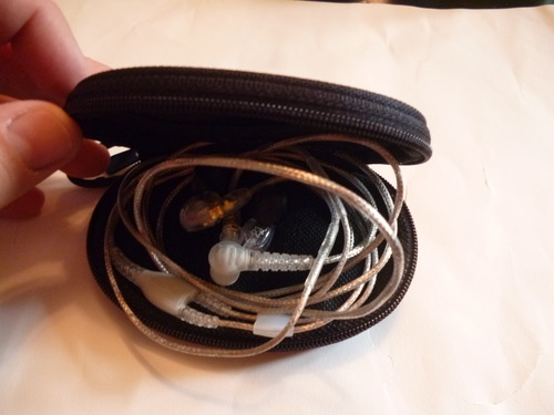 Shure SE215 PRO Wired Earbuds - Professional Sound Isolating Earphones, Clear Sound & Deep Bass, Single Dynamic MicroDriver, Secure Fit In Ear Monitor, plus Carrying Case & Fit Kit - Clear (SE215-CL) customer photo 1