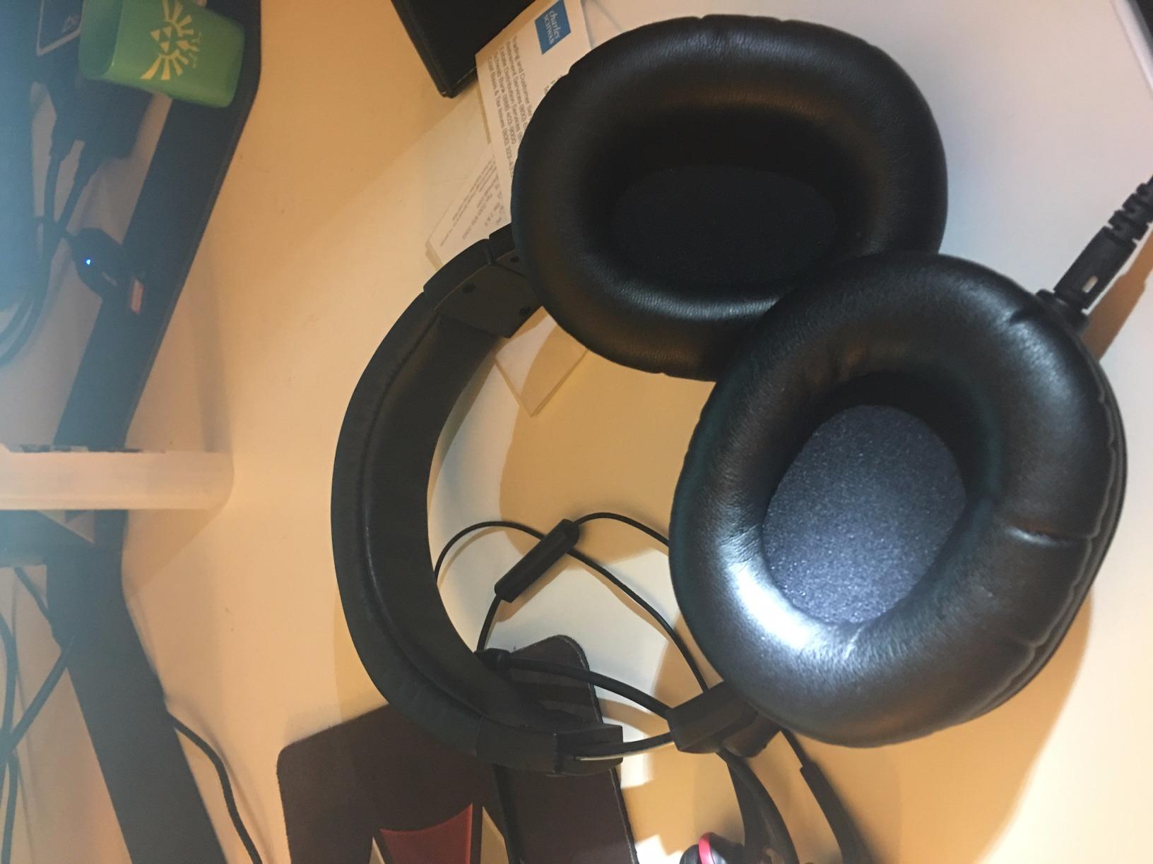 Audio-Technica ATH-M50X Professional Studio Monitor Headphones, Black, Professional Grade, Critically Acclaimed, with Detachable Cable | Includes 3 cables, pouch and 6.3mm adapter for monitoring, mixing and tracking customer photo 1