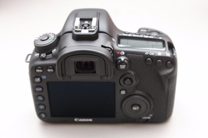 Canon EOS 7D Mark II Digital SLR Camera (Body Only) customer photo 2