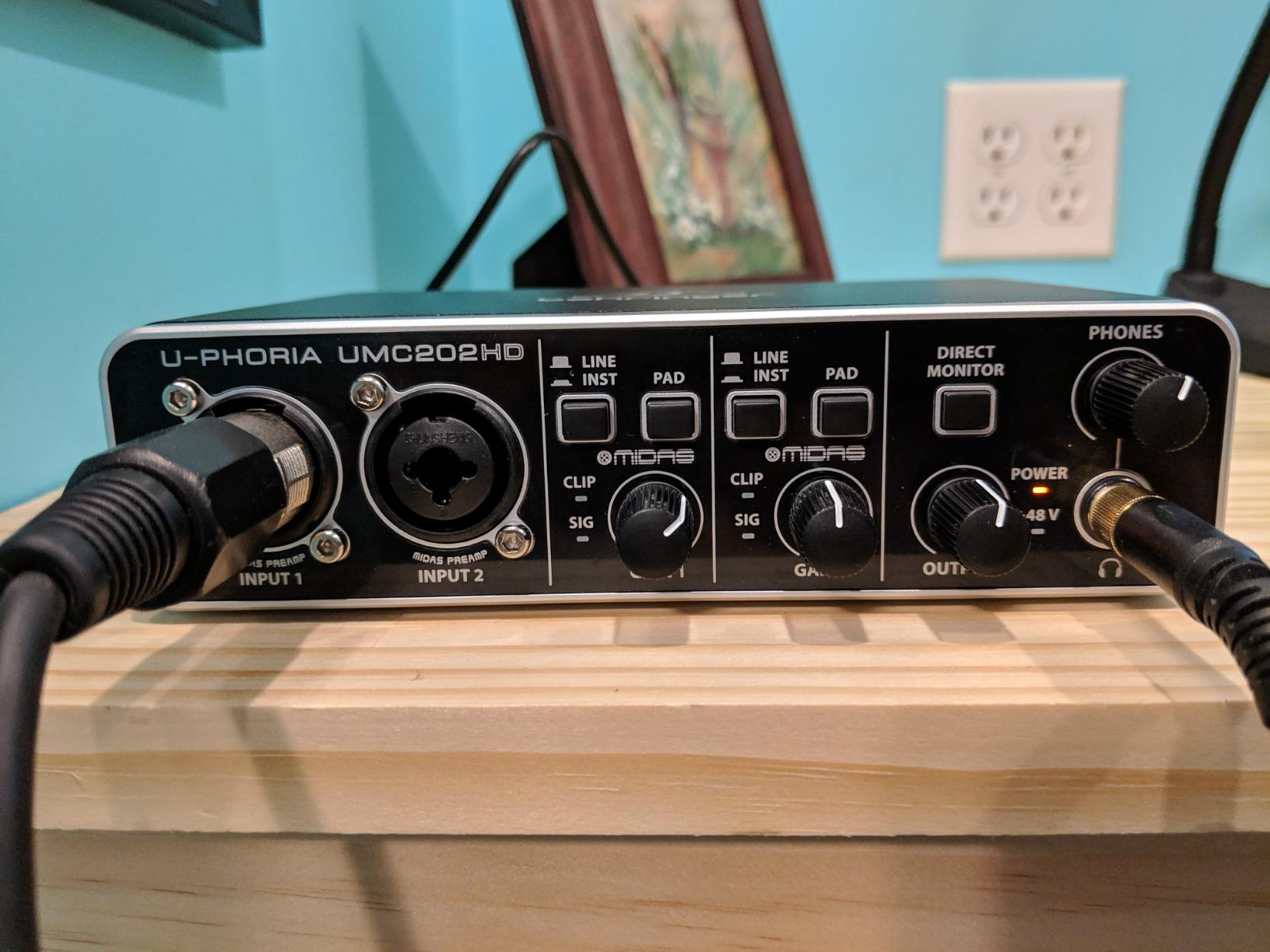 Behringer UMC202HD Audiophile 2x2, 24-Bit/192 kHz USB Audio Interface with Midas Mic Preamplifiers | For Recording Microphones and Instruments customer photo 1