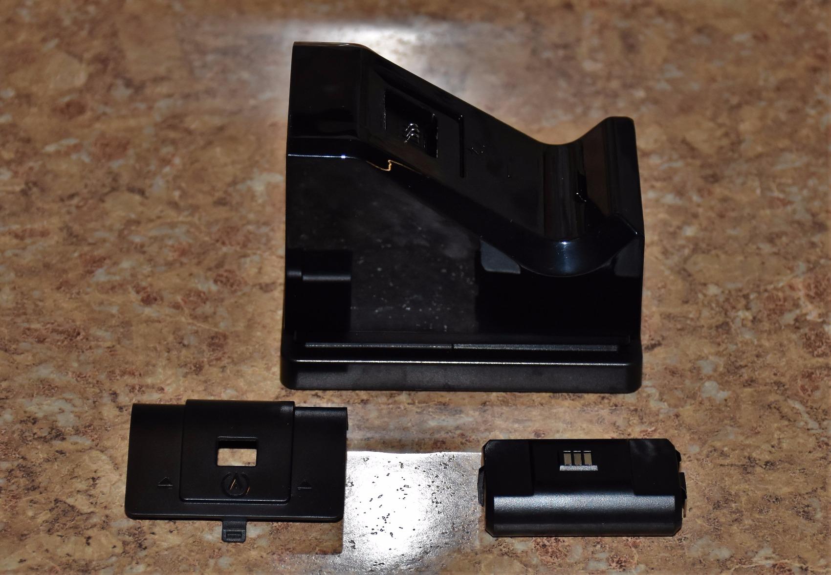PowerA Charging Stand for Xbox One - Black customer photo 1