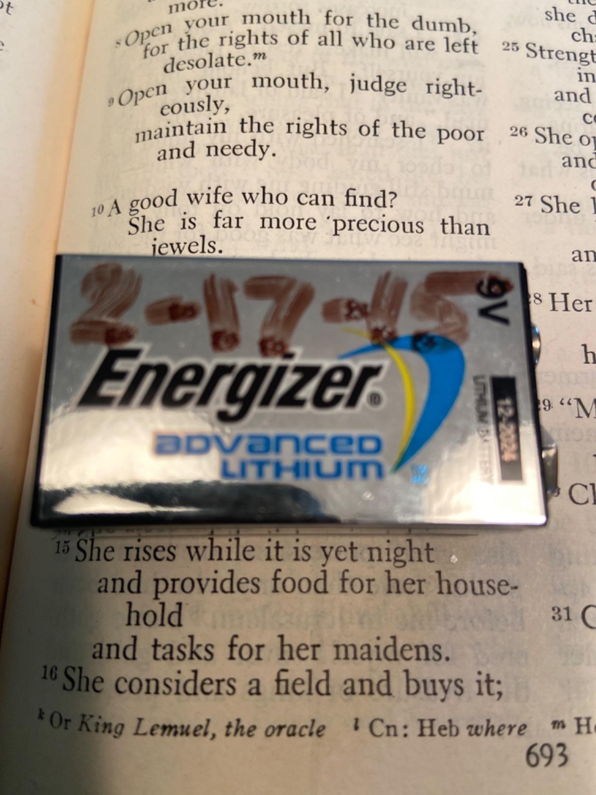 Energizer Ultimate Lithium 9V Batteries (2 Pack), Lithium 9 Volt Batteries customer photo 2